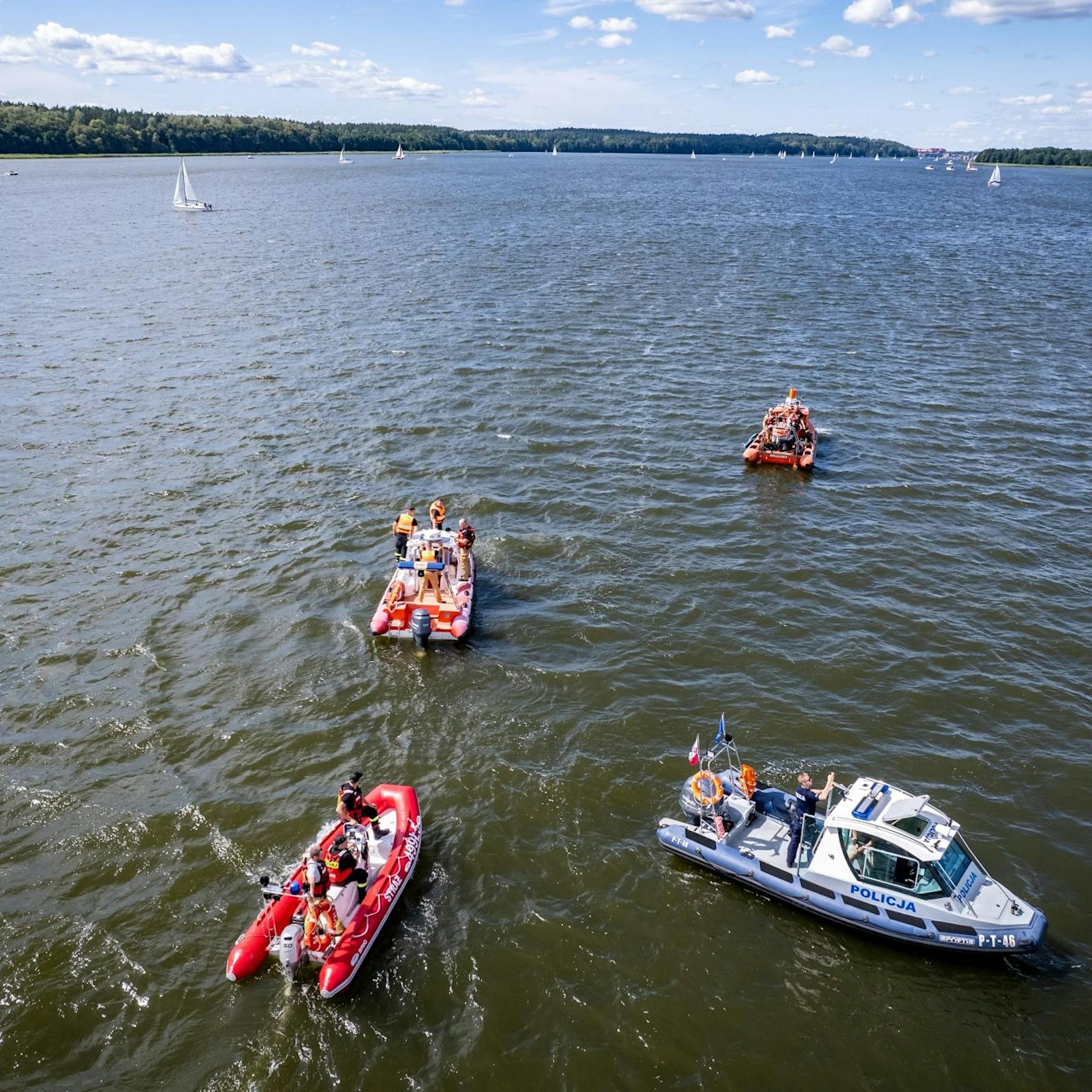 Bootsdrama! Paar springt Tochter (4) hinterher, ertrinkt – Kind lebt