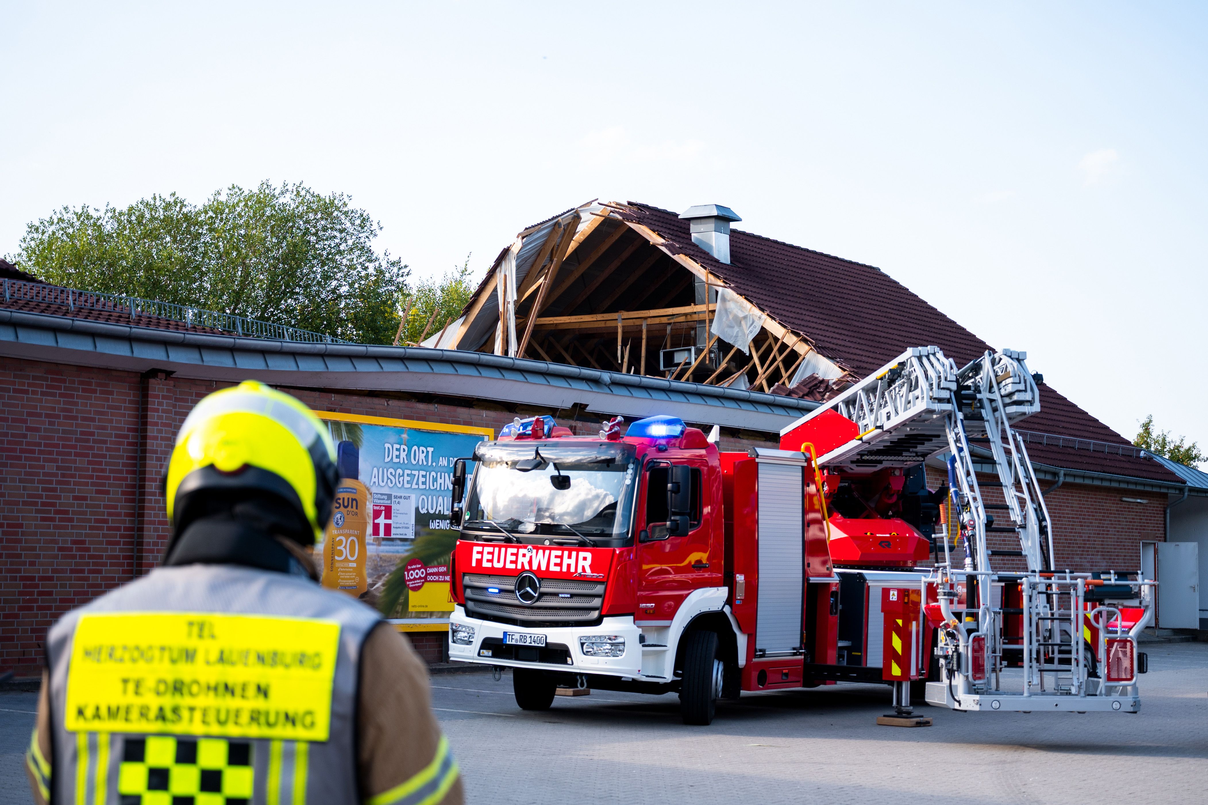 Dach von Netto-Markt stürzt ein – mindestens zwölf Verletzte
