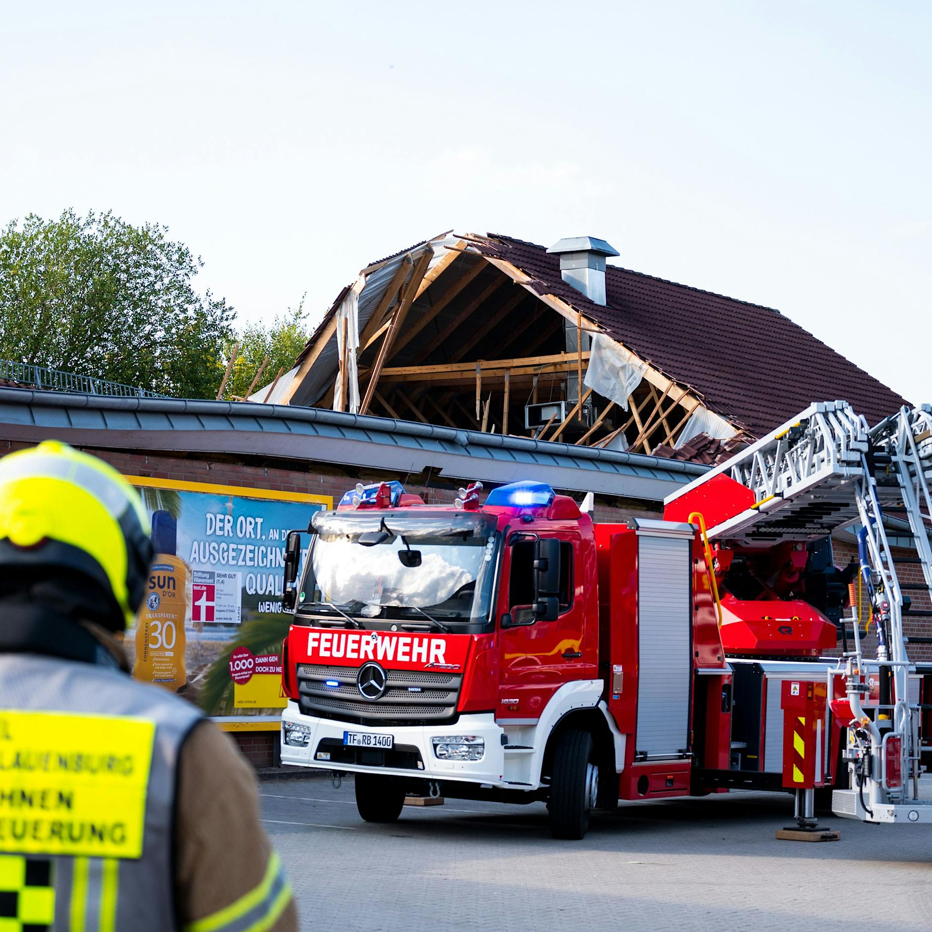 Dach von Netto-Markt stürzt ein – mindestens zwölf Verletzte