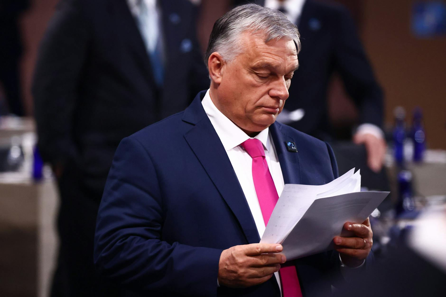Der ungarische Ministerpräsident Viktor Orbán sieht seine Friedensmission auf dem richtigen Weg, fordert Aufklärung bei den Nord-Stream-Anschlägen und prophezeit eine asiatisch dominierte Weltordnung.