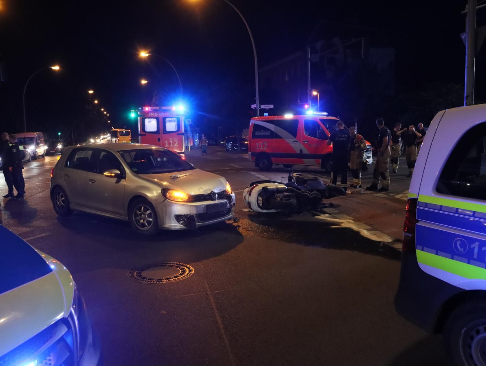 Berlin bei Nacht: Schüsse in Spandau, Unfall in Baumschulenweg, Verletzte bei Messerstecherei