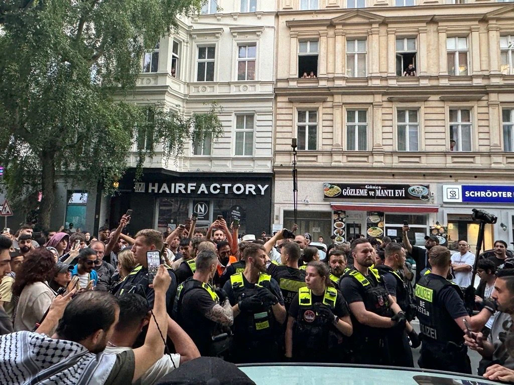 Tumulte in Tiergarten: FDP-Politikerin bei Palästina-Protest „überfallen“