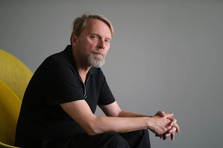 Autor Jens Balzer im Gespräch über seinen Essay „After Woke“ über die Linke nach dem 7. Oktober.  
              
              