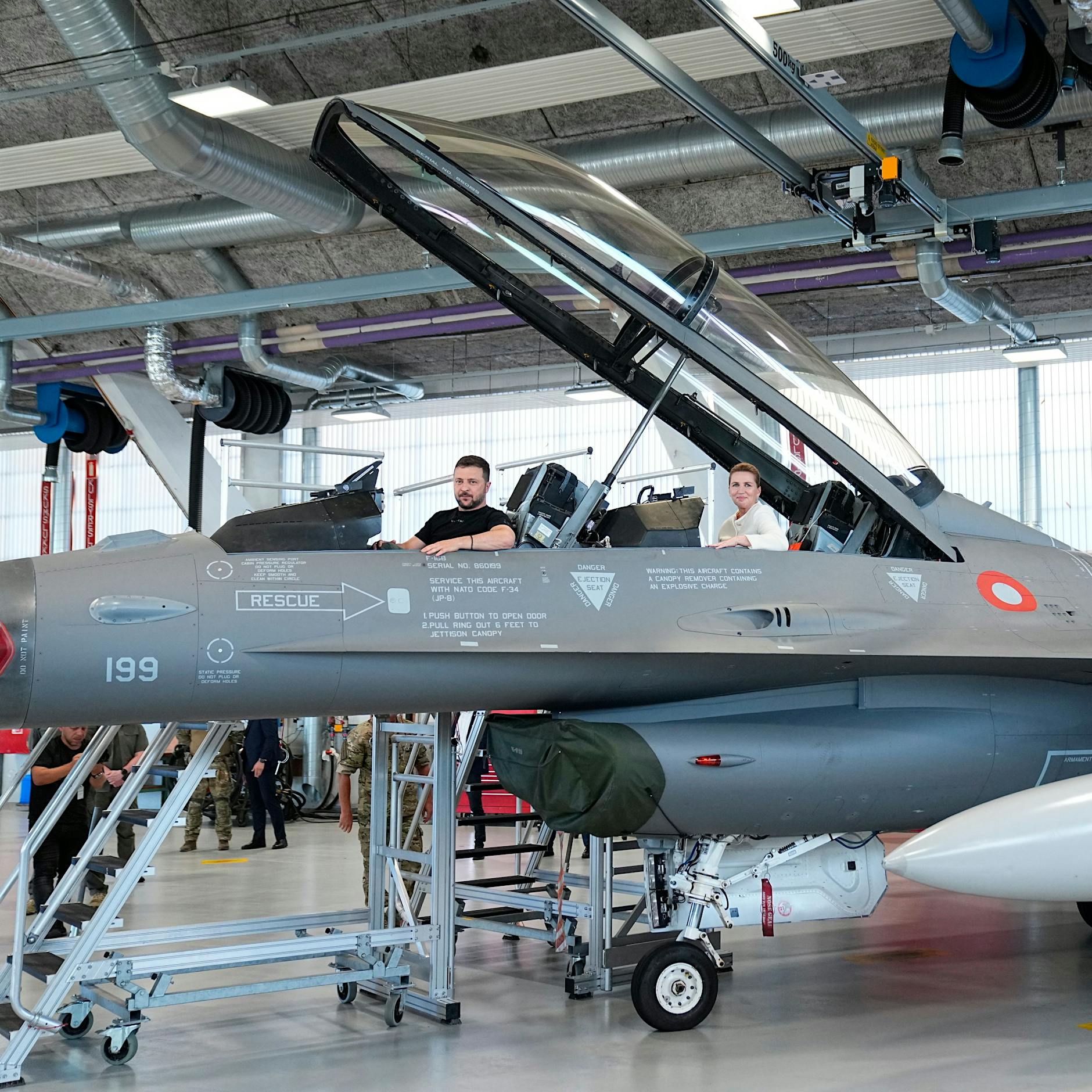 Bericht: Erste F-16 in Ukraine eingetroffen