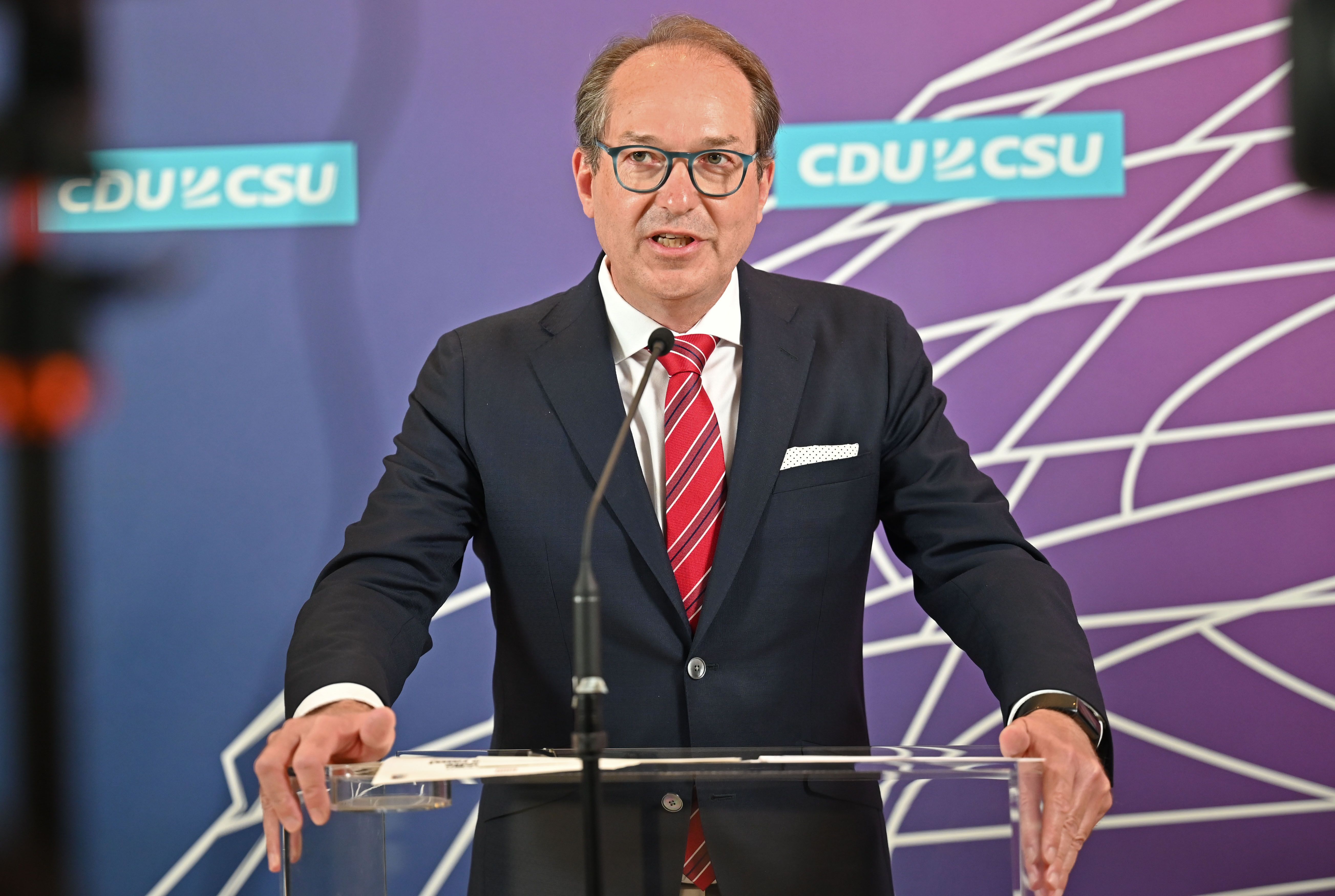 CSU-Politiker Alexander Dobrindt fordert „neues Leistungssystem für Asylbewerber“