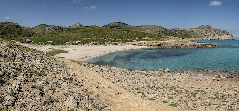 Strand von Font de Sa Cala nahe der Urlauberhochburg Cala Ratjada. Ein deutscher Urlauber kam dort am Dienstag ums Leben.&nbsp;