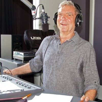 Siegfried Trzoß am „Kofferradio“-Mikrofon