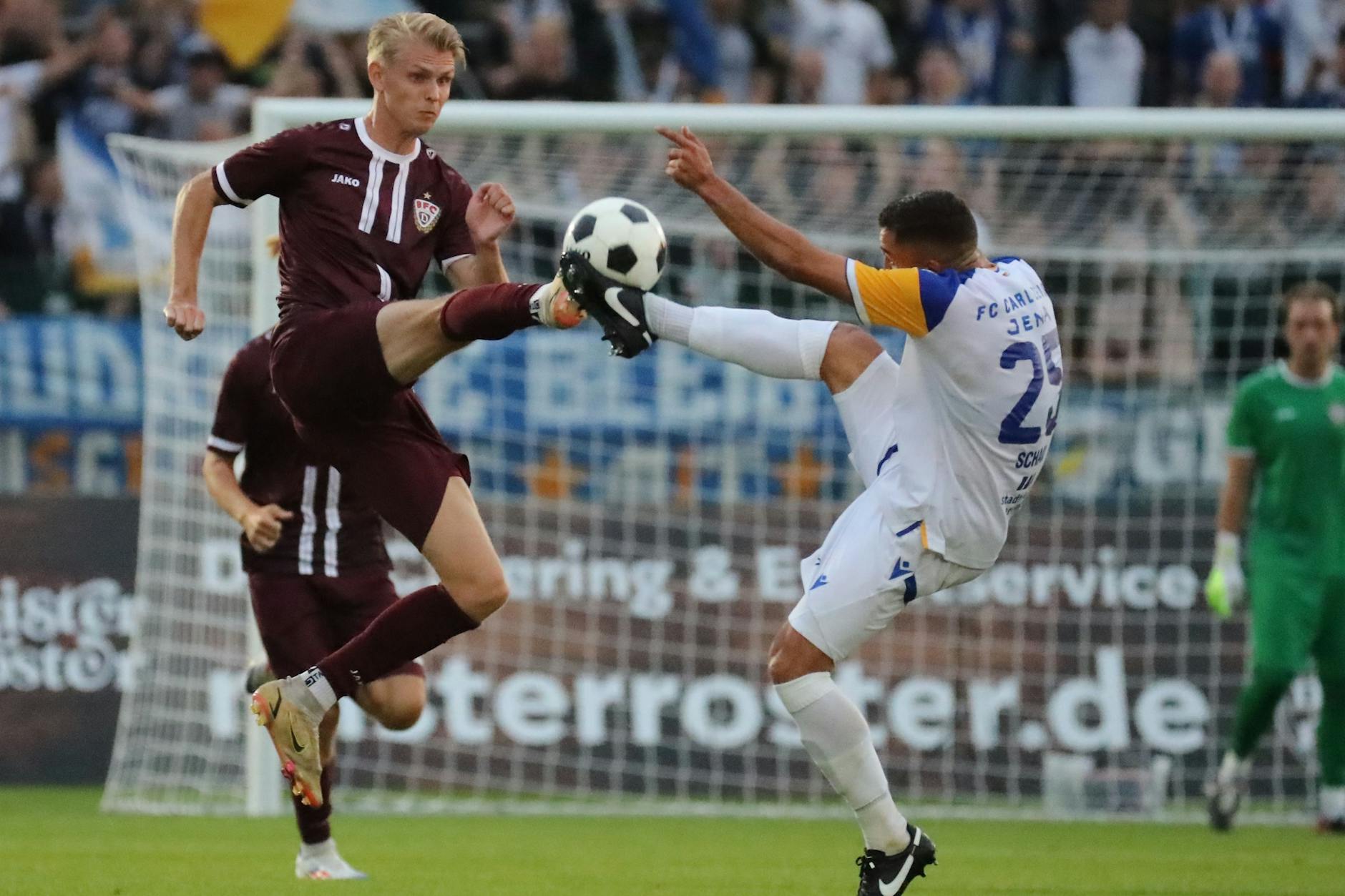 Rückt Joey Breitfeld (l.) in Babelsberg in die Dynamo-Startelf?