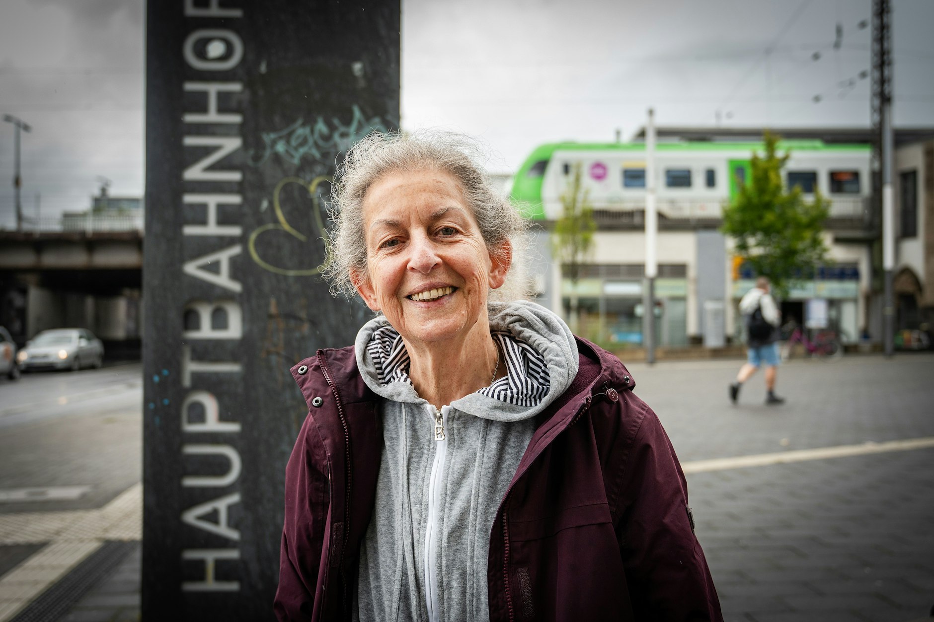 Cecilia van Veen pinkelte in der Bahn auf den Boden und sollte dafür ein Bußgeld zahlen.