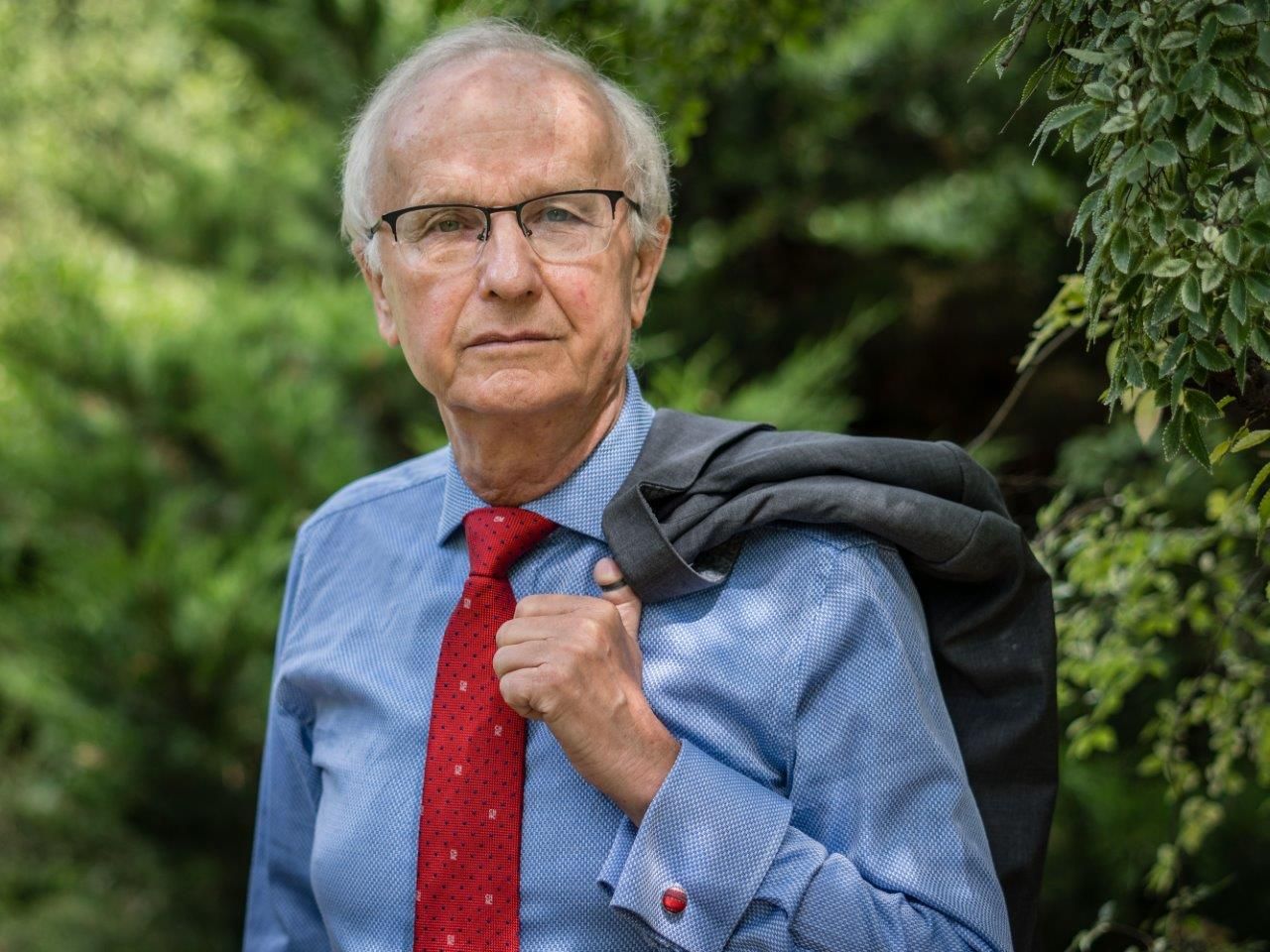 Militaristen dominieren gegenüber Pazifisten, das kann so nicht sein