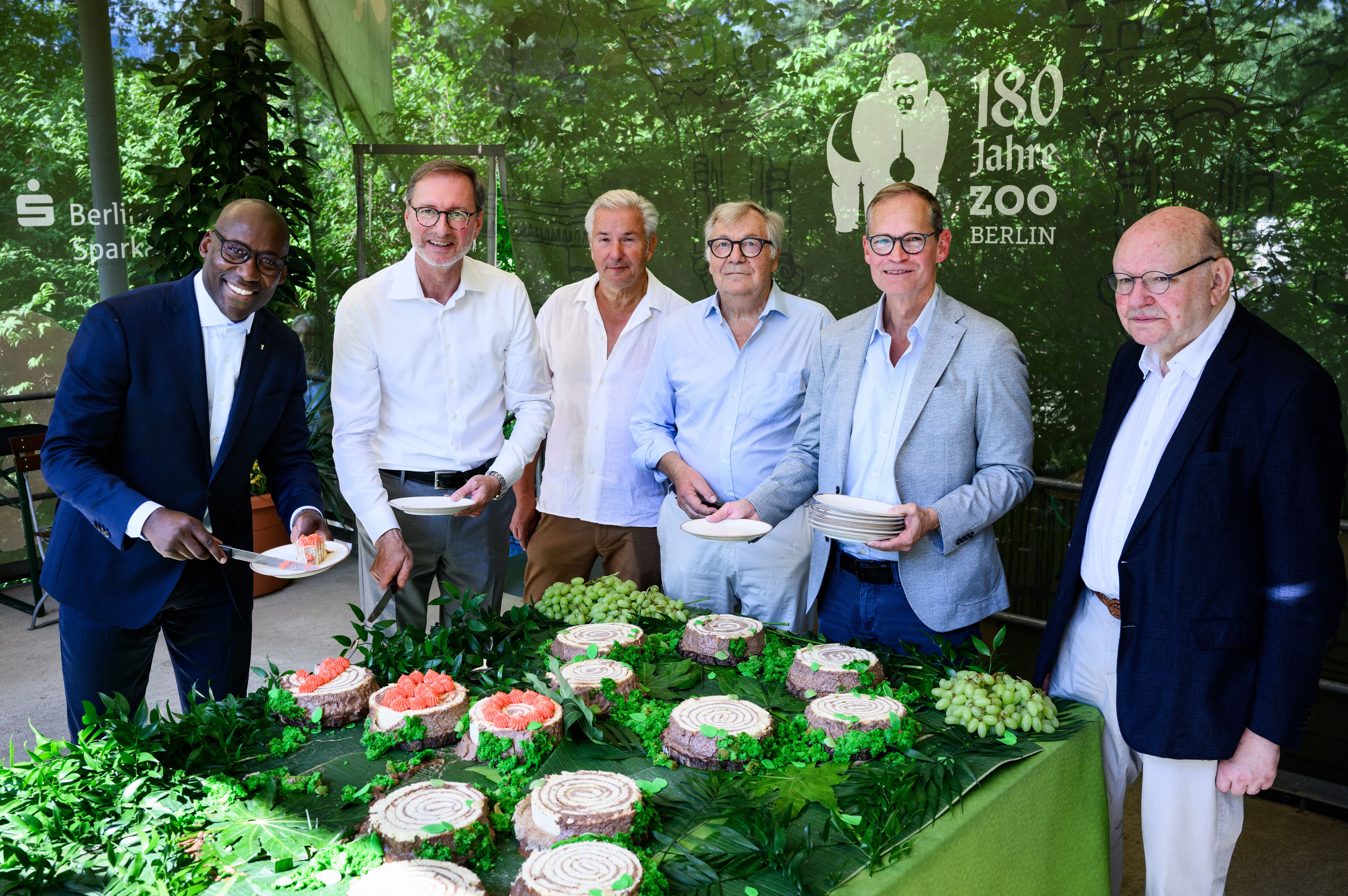Berliner Zoo feiert mit Stars und Torte 180 Jahre tierisches Spektakel