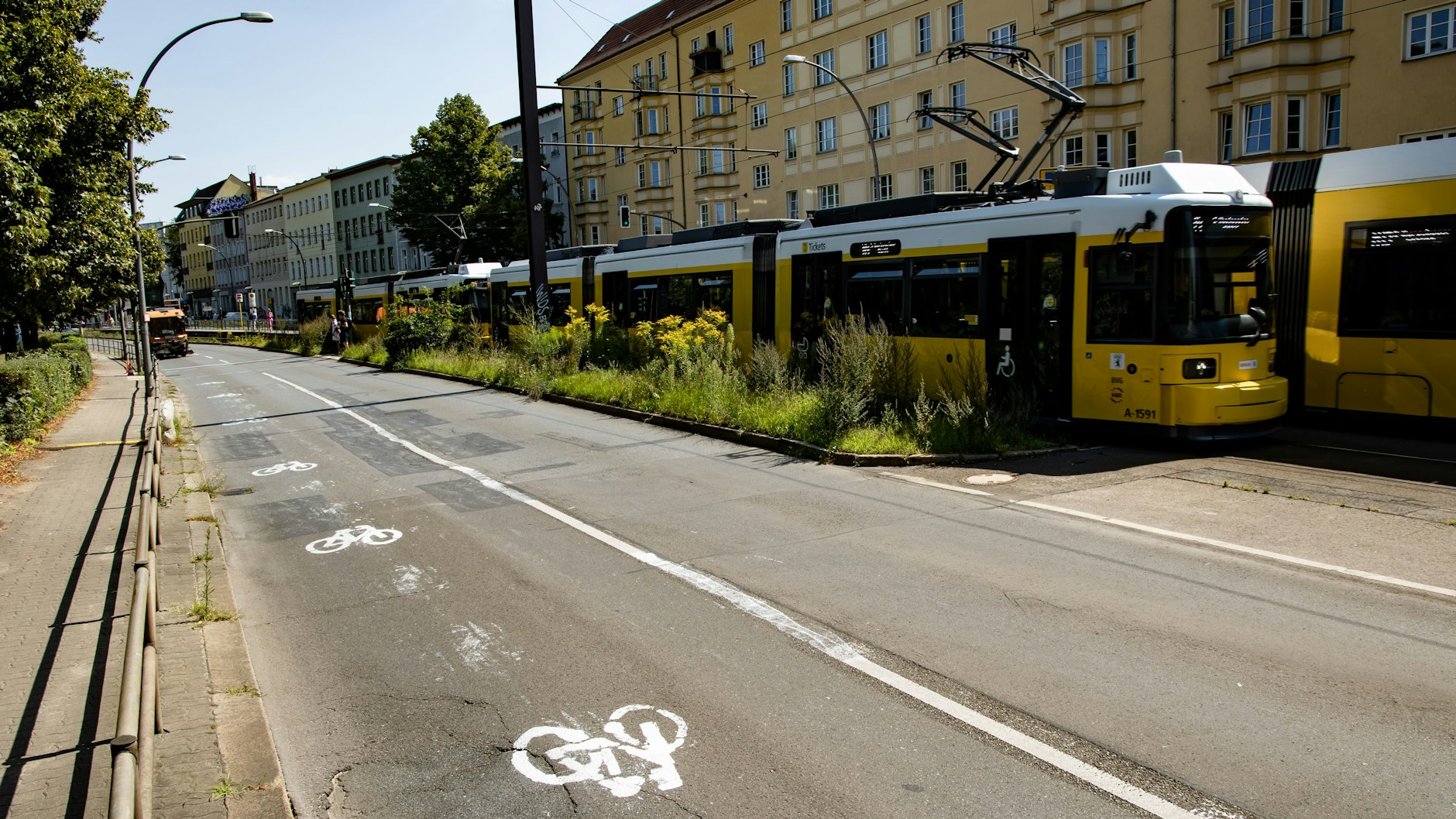 So sieht der selbstgemalte Pop-up-Radweg in der Berliner Allee in Berlin-Weißensee aus.