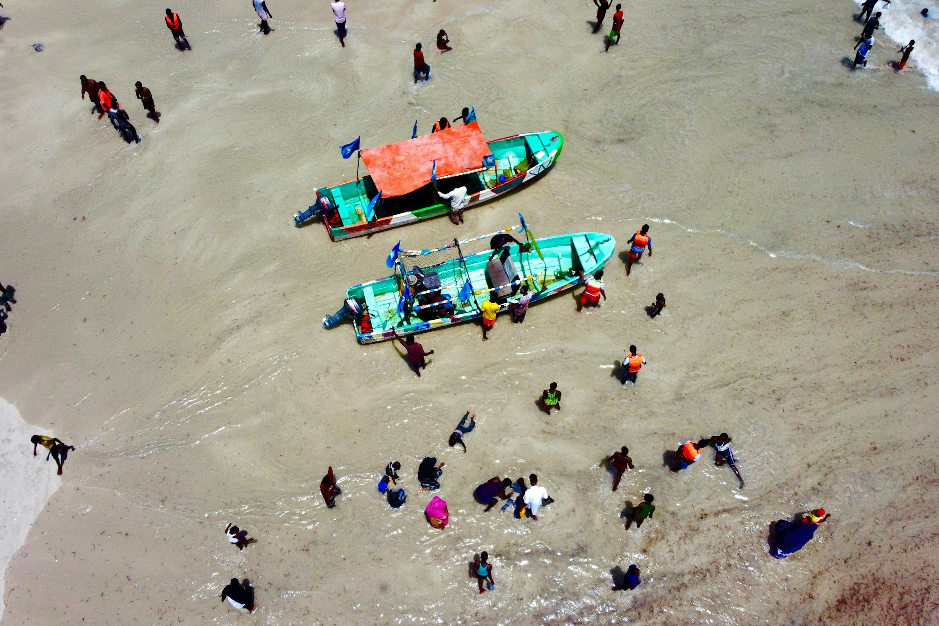 Am Lido Beach verbringen vor allem viele junge Menschen ihre Freizeit.