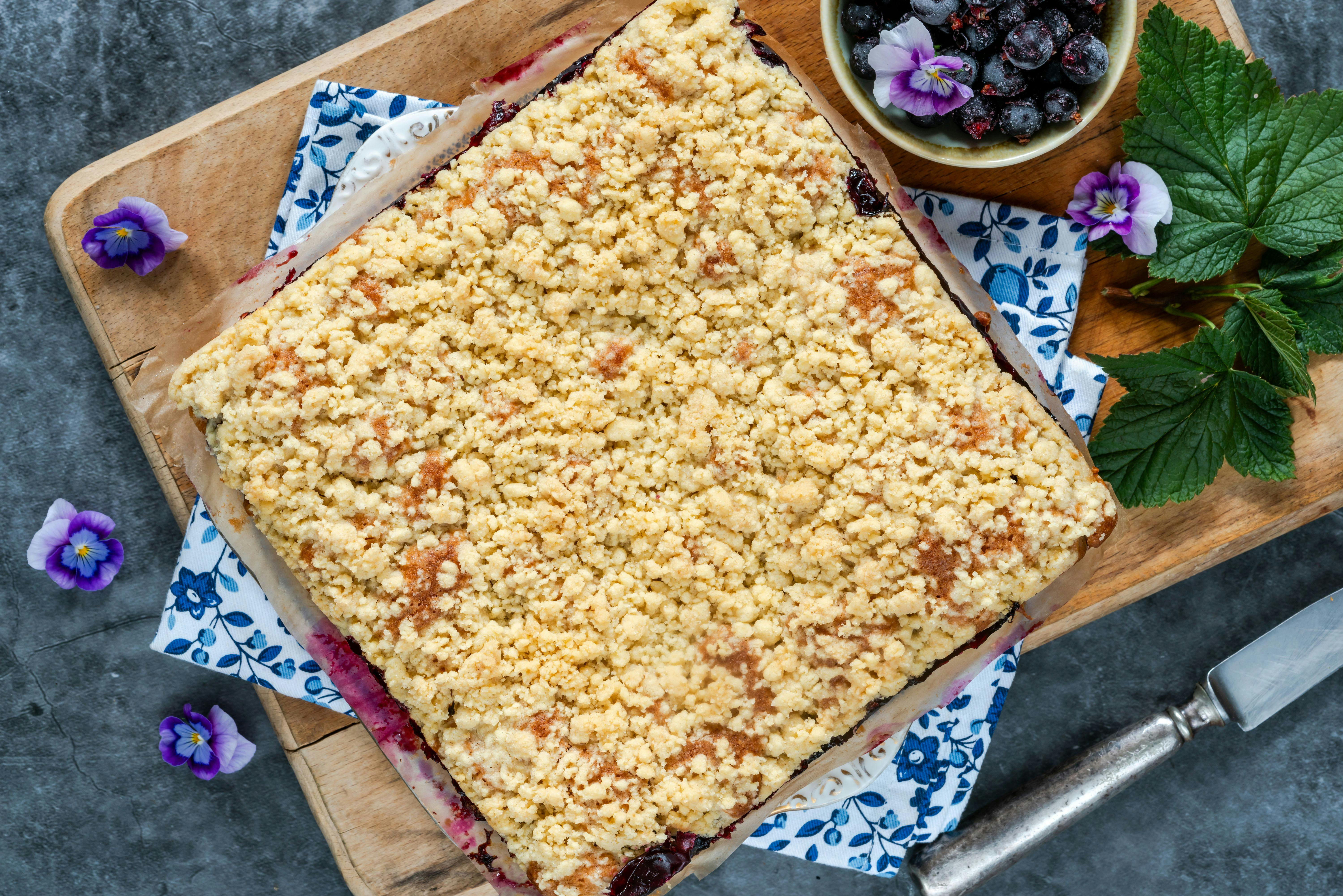 Omas Rezept für Streuselkuchen mit Marmelade: Der beste Blechkuchen!