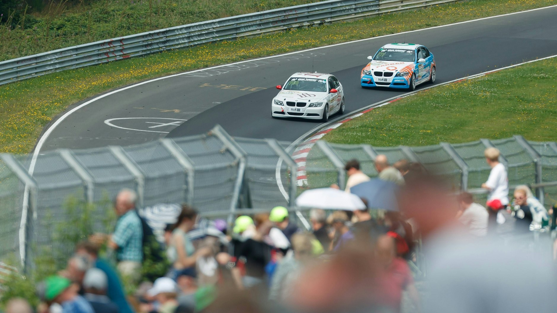 Das Rennen auf dem Nürburgring fand am Sonnabend trotz der Tragödie statt.