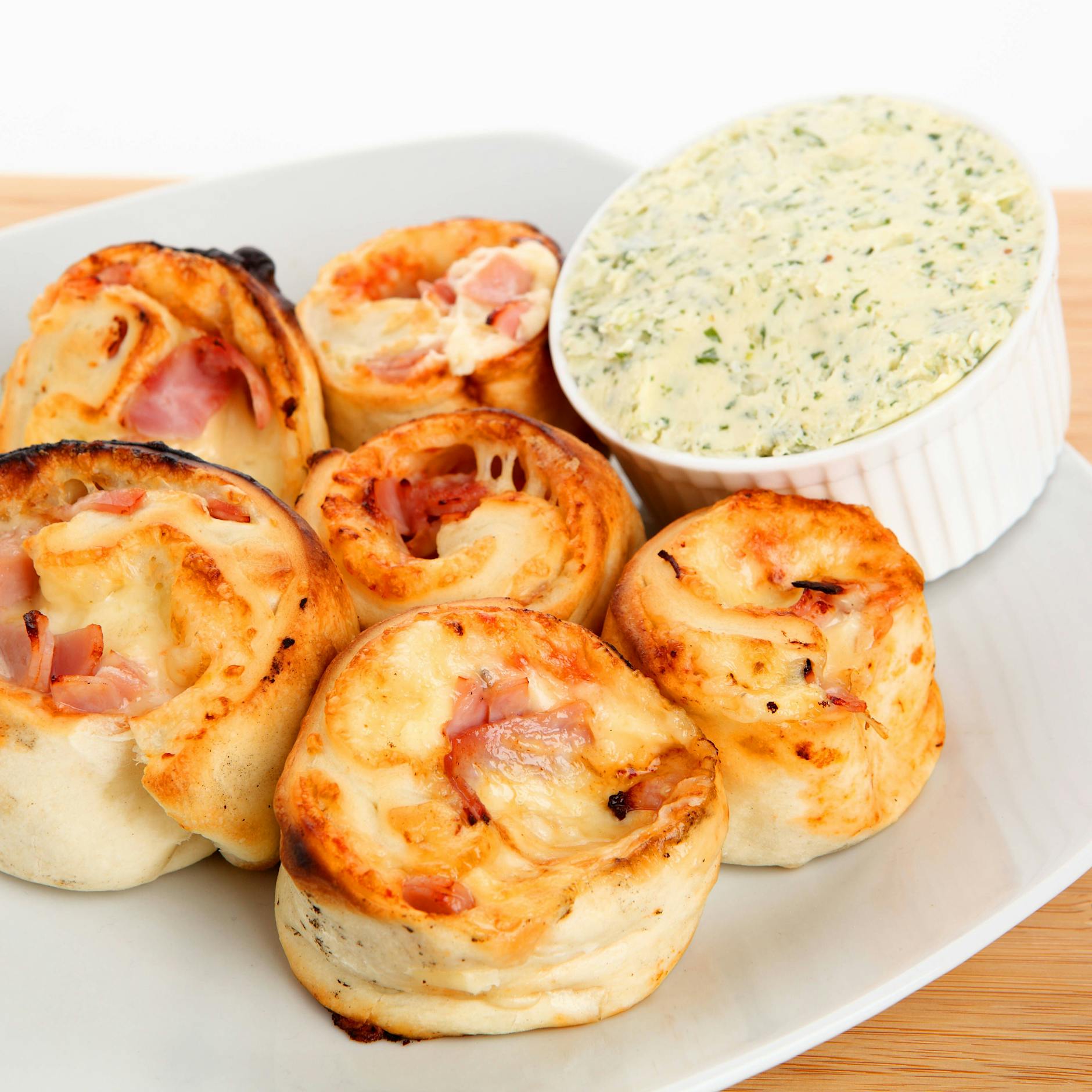 Rezept für Pizzabrötchen: Leckere Party-Happen im Handumdrehen