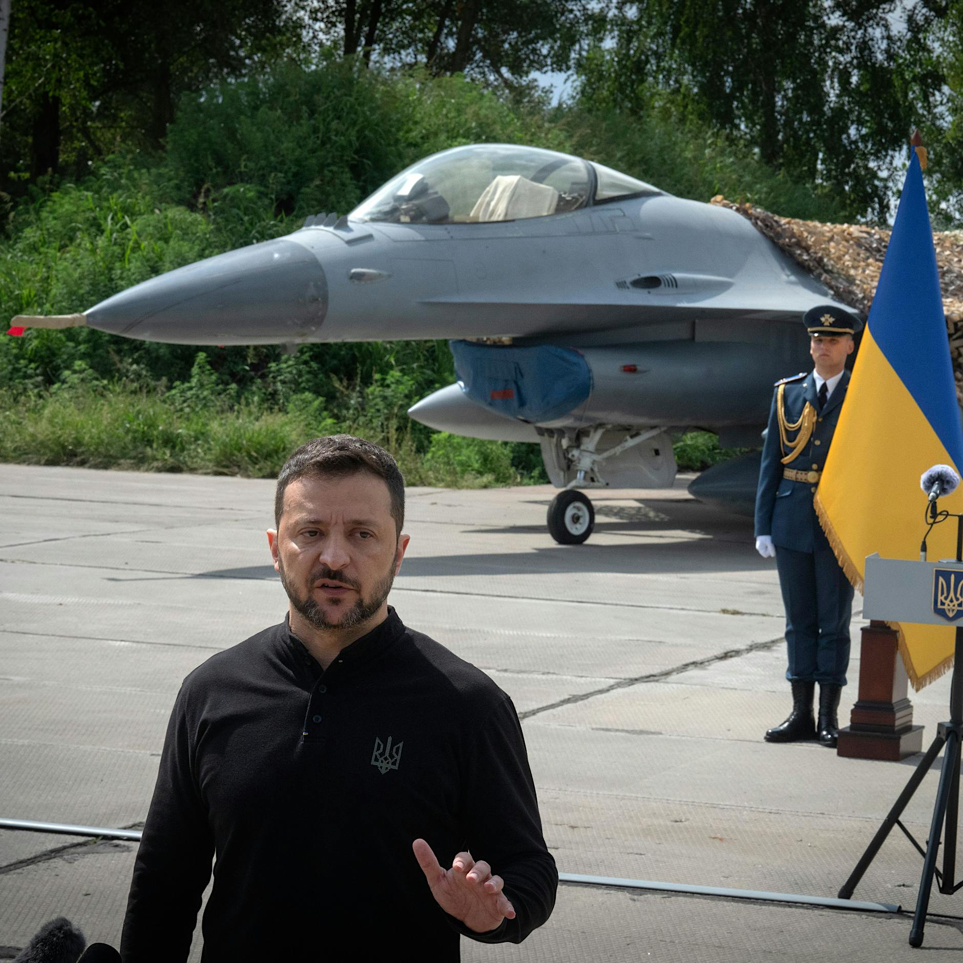 Wolodymyr Selenskyj: Ukraine hat erste F-16-Kampfjets erhalten - und sie bereits eingesetzt