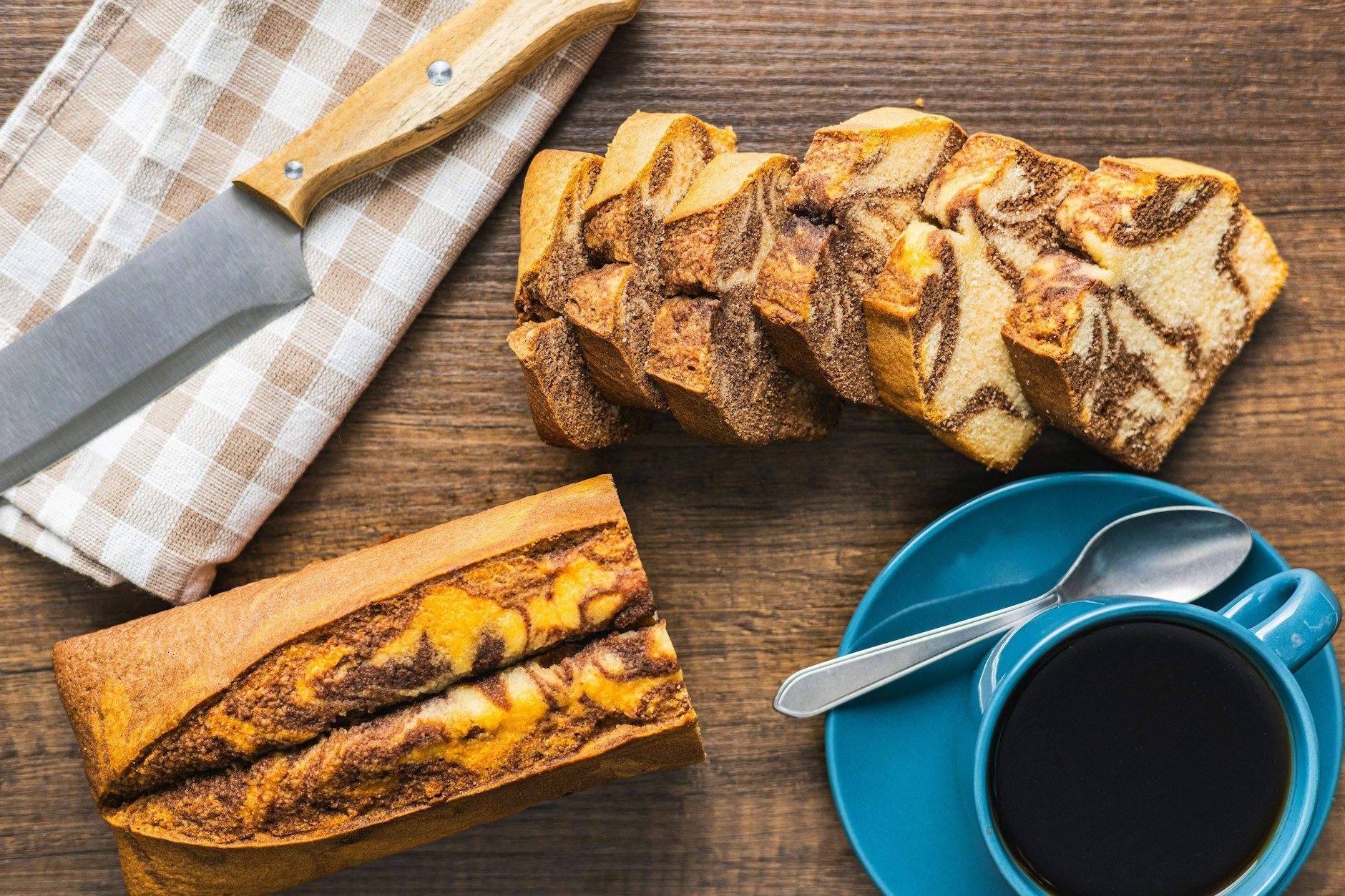 Ein leckerer Marmorkuchen ist mit diesem Rezept ganz einfach zuzubereiten.