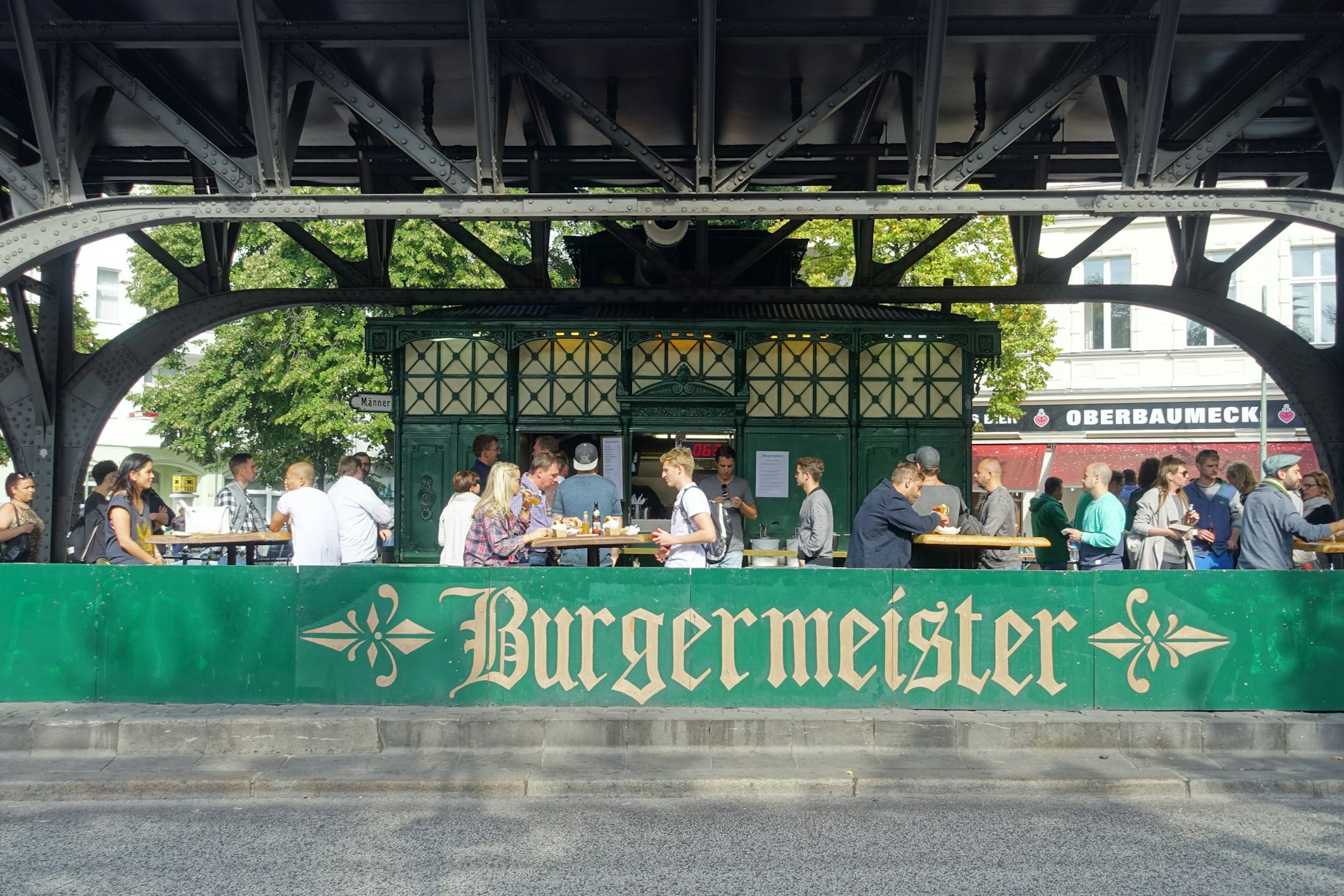 Der Laden brummt – doch nicht bei allen kommen die Kreuzberger Burger gut an.
