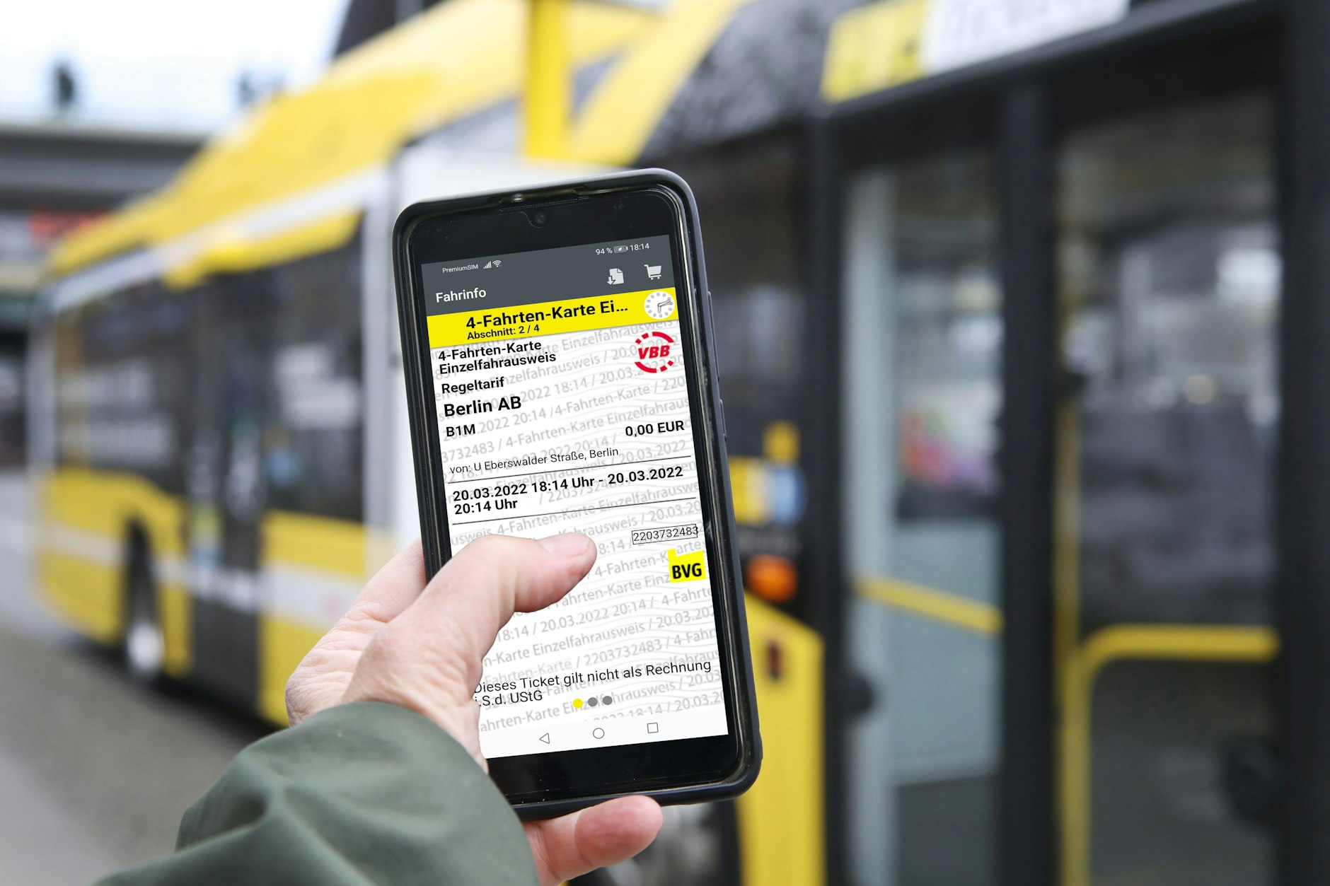 Bargeldlos das BVG-Ticket kaufen geht auch mit der BVG-App. 