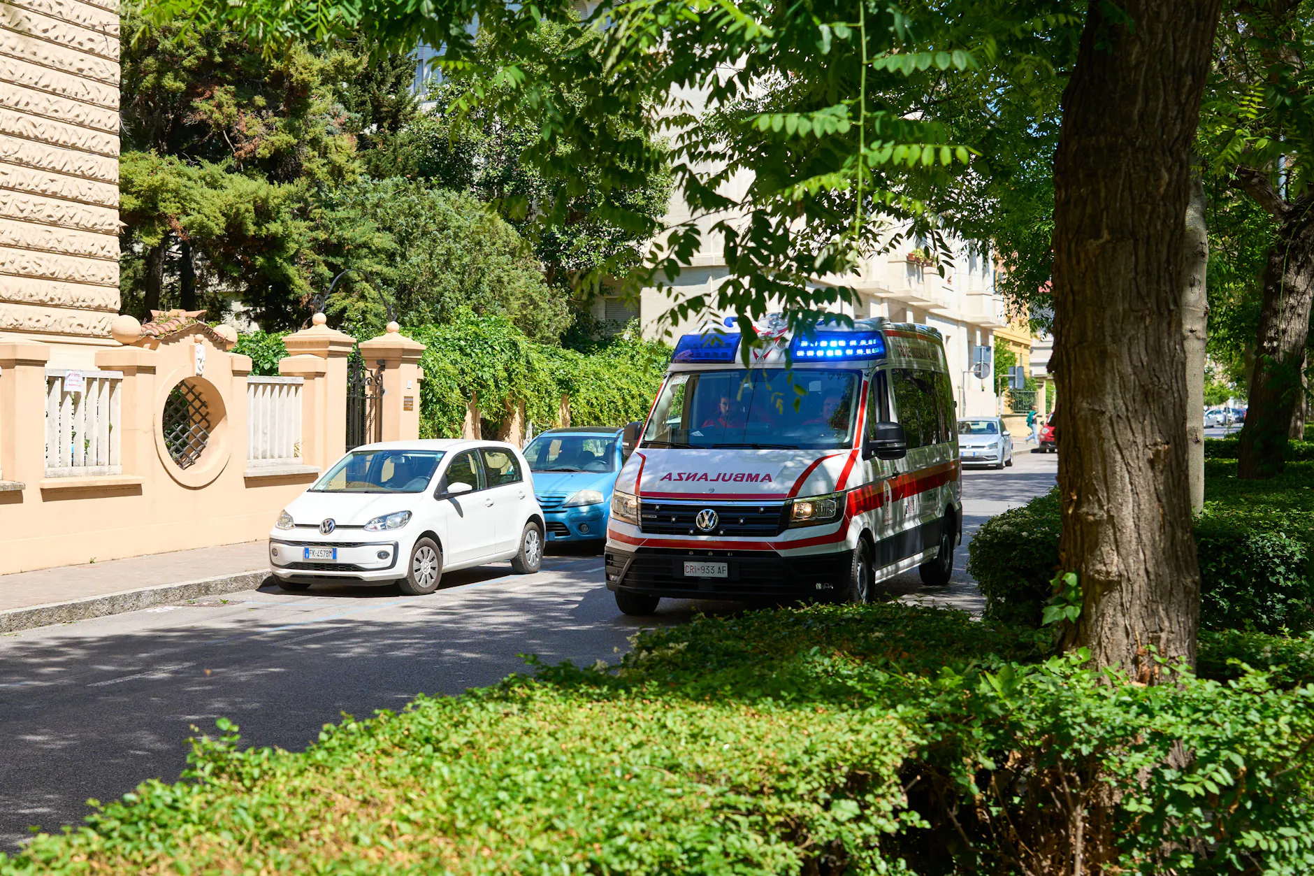 Mindestens drei Menschen wurden bei einem Blitzeinschlag in Italien verletzt. 