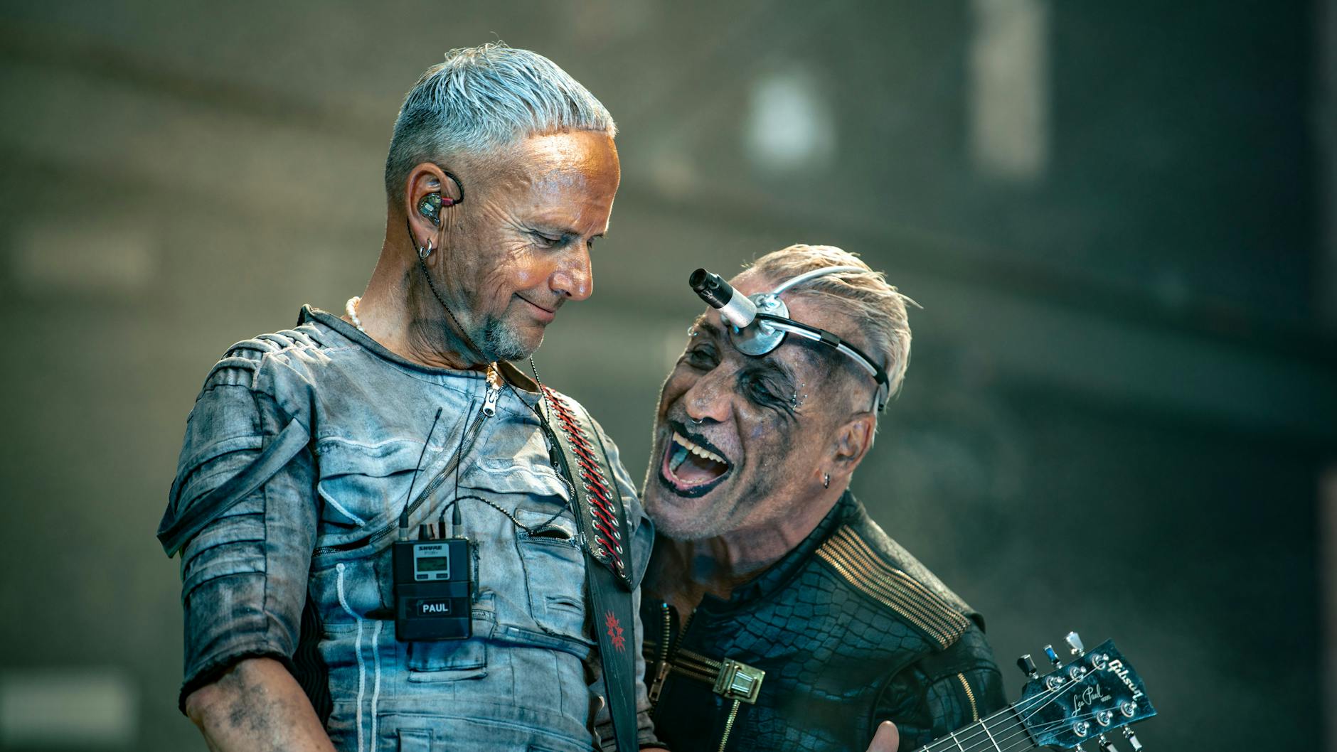 Die Musiker von Rammstein verkündeten erst vor Tagen, die Band habe auch durch die Fans die Freude an der Musik und auf der Bühne wiedergefunden. Hier: Frontmann Till Lindemann und Gitarrist Paul Landers.