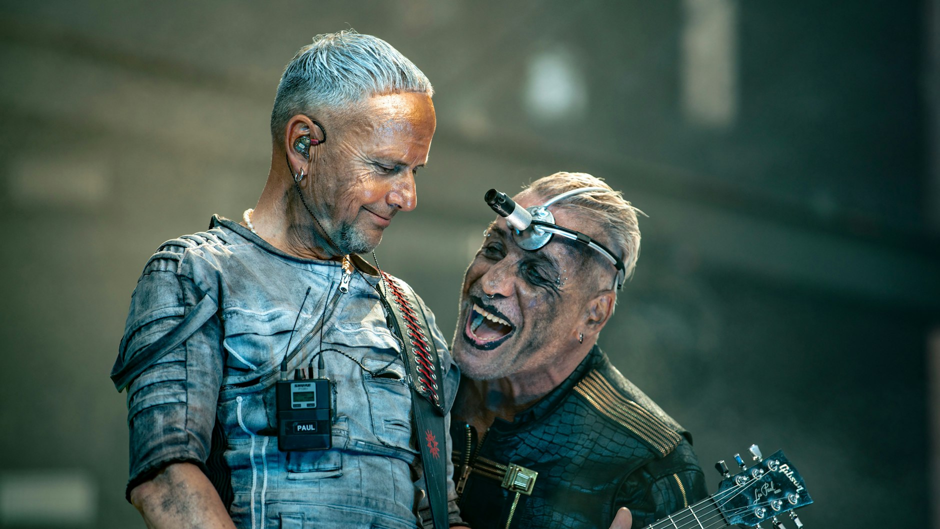 Die Musiker von Rammstein verkündeten erst vor Tagen, die Band habe auch durch die Fans die Freude an der Musik und auf der Bühne wiedergefunden. Hier: Frontmann Till Lindemann und Gitarrist Paul Landers.