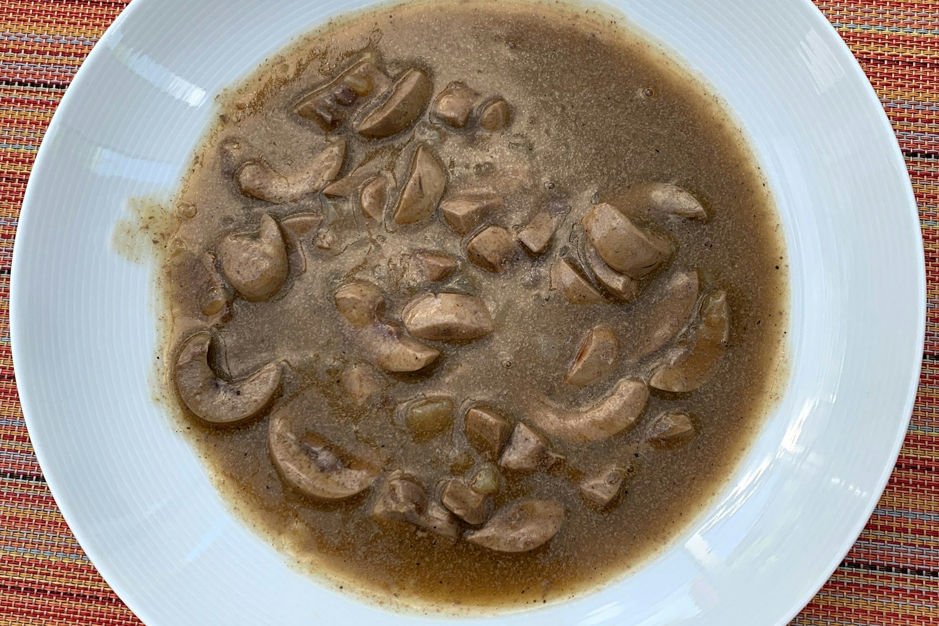 Das Rezept für Saure Nierchen ist ein Klassiker der DDR und auch heute noch beliebt.