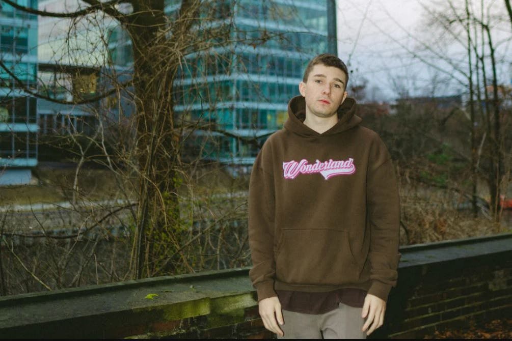 Der Berliner Turnschuh-Unternehmer Stepan Timoshin ist mit 23 Jahren an Lungenkrebs erkrankt.