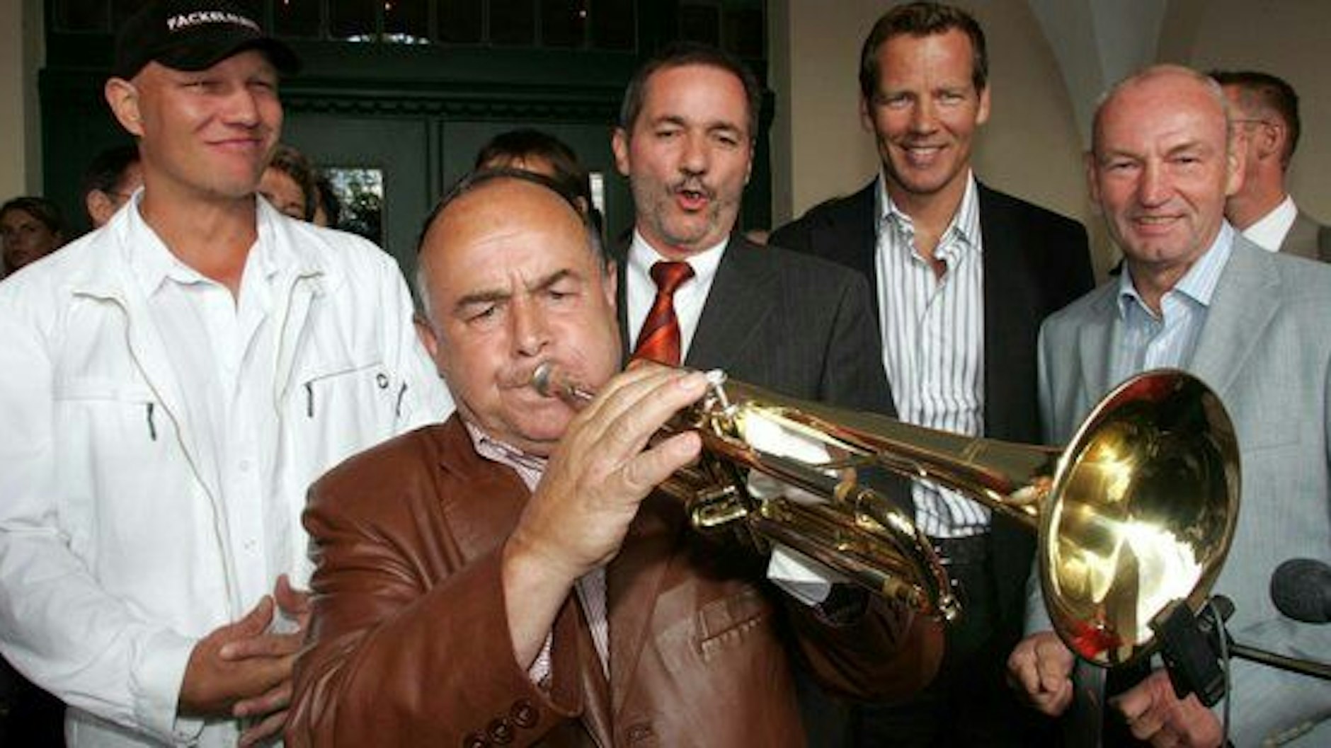 DDR-Boxer Wolfgang Behrendt als Musiker im Jahr 2005 – neben Axel Schulz (l.) und Henry Maske (2. v. r.).