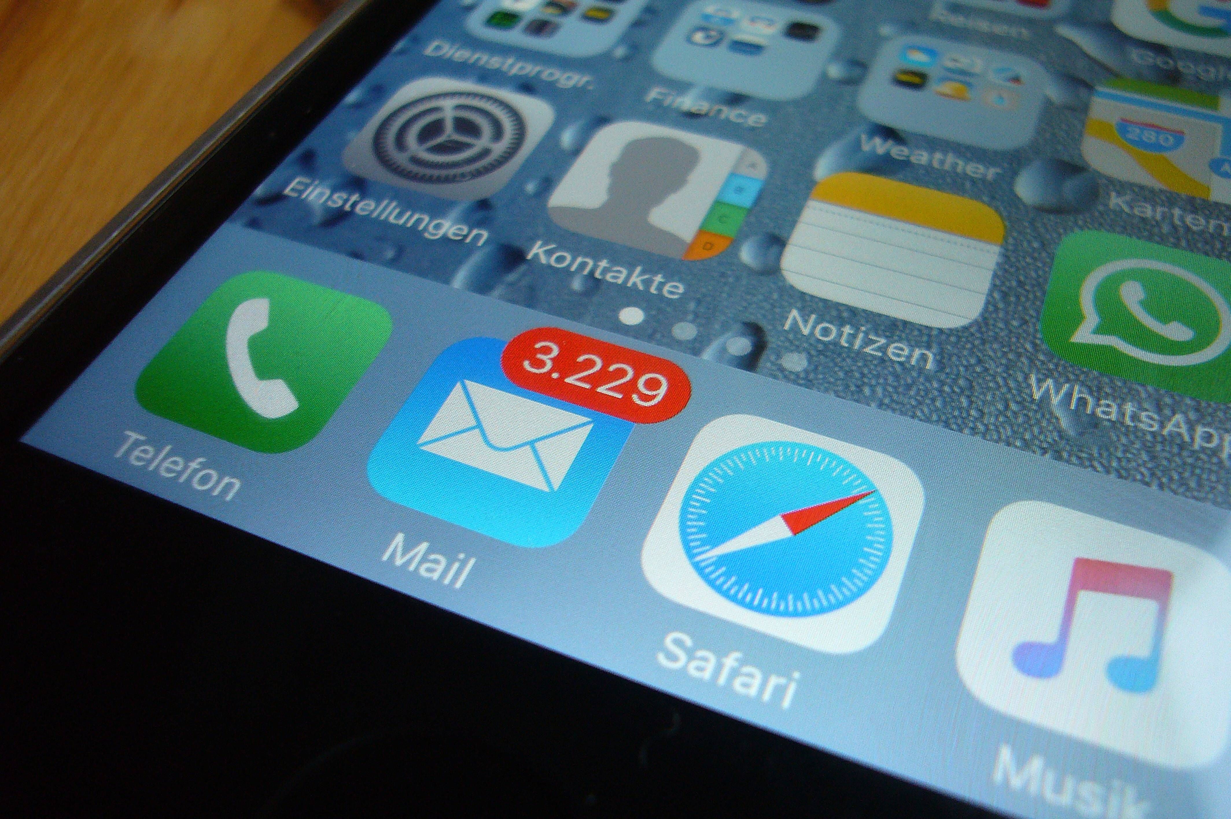 E-Mails nach dem Urlaub einfach löschen – darf man das?