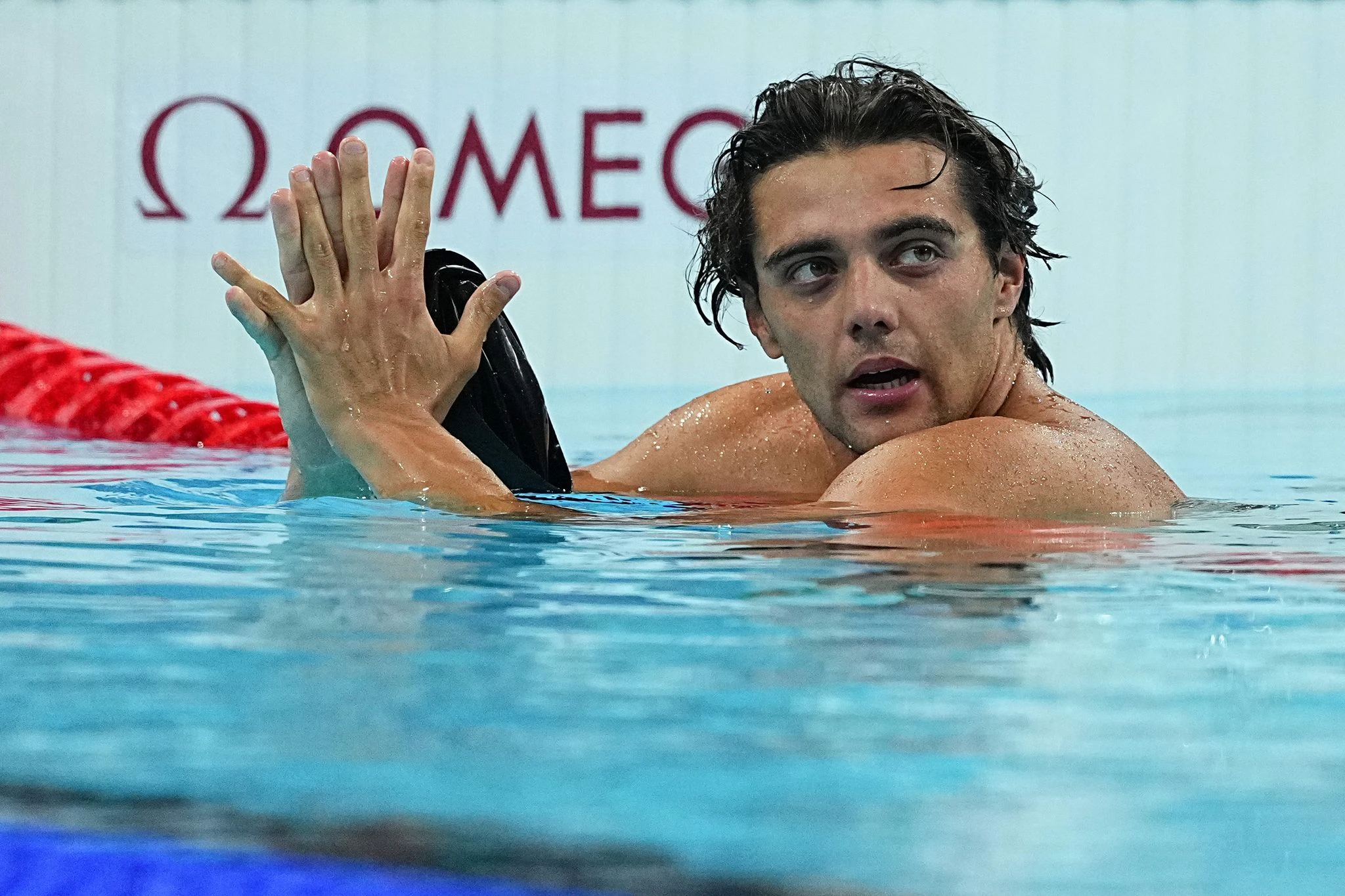 Olympia 2024 in Paris: Thomas Ceccon nach dem Finale im&nbsp;100 Meter Rückenschwimmen