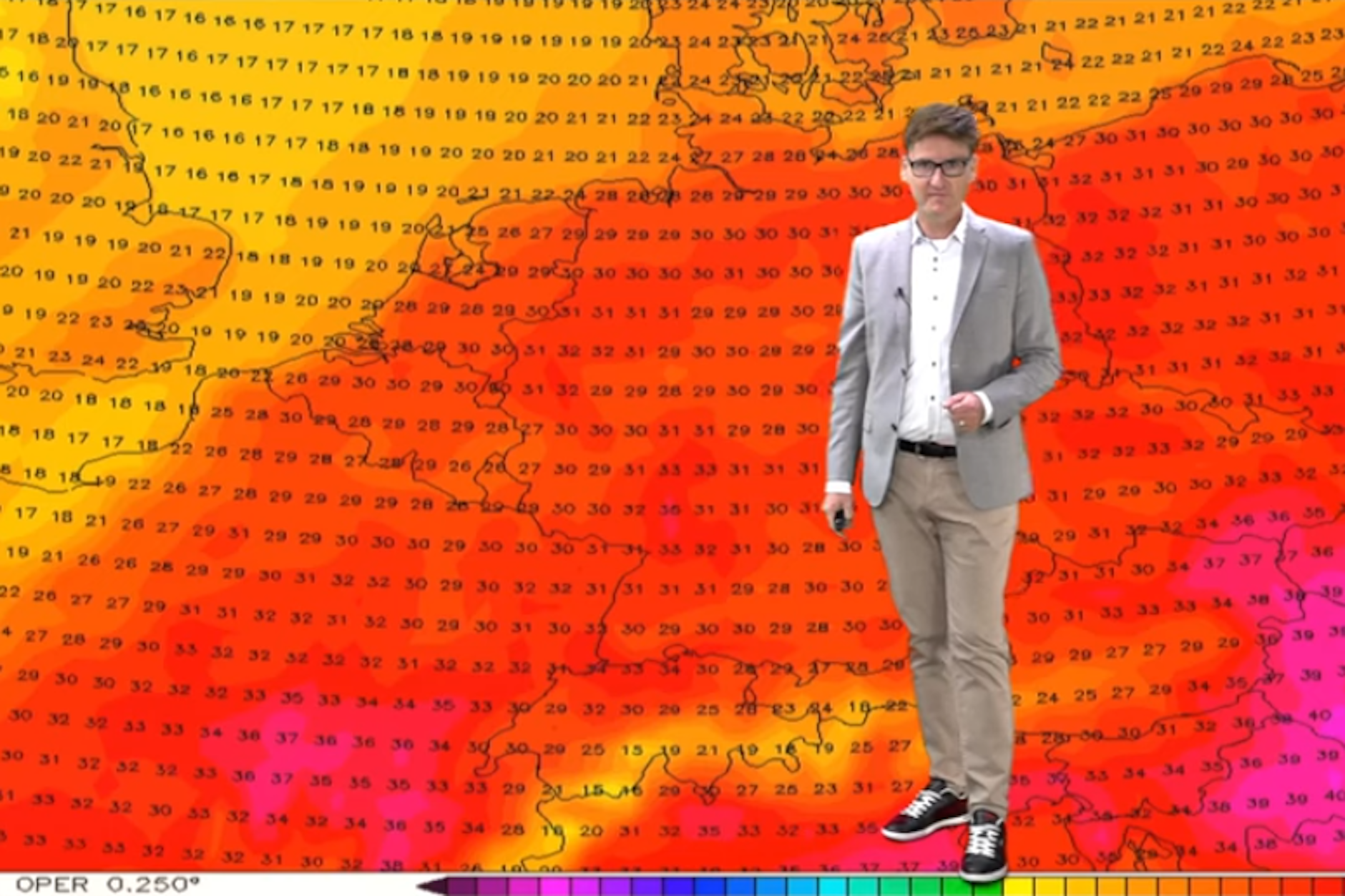 Das Wetter wird heiß und heißer. Experte Dominik Jung erklärt, wann und wo es richtig krass wird.