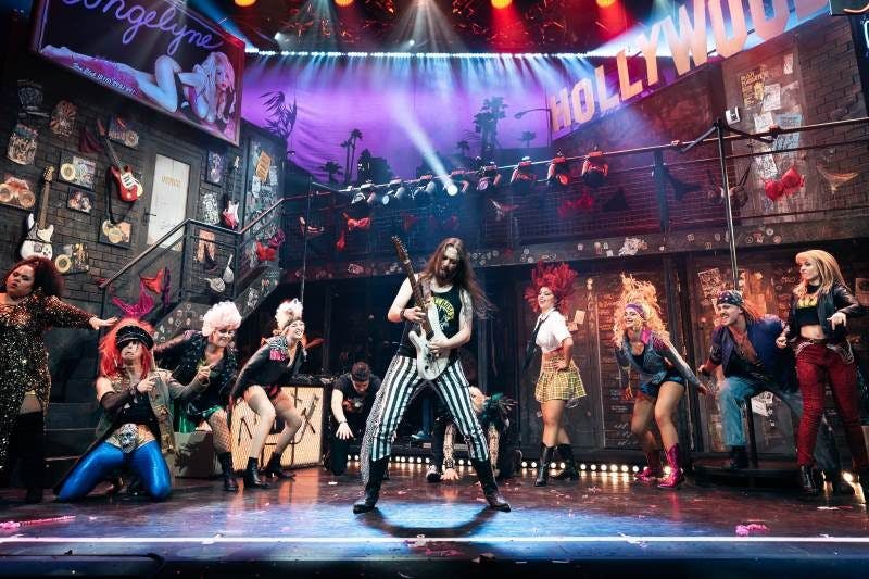 Lass den Alltag hinter Dir und tauche ein in den ultimativen Rock-Traum!