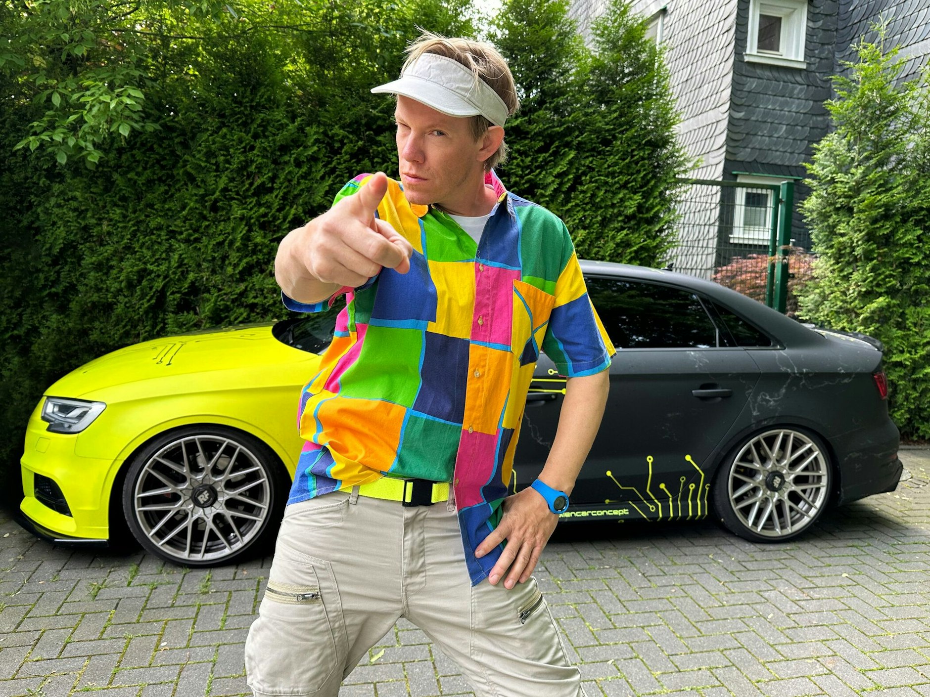 Simon Gosejohann spielt Passanten bei „Comedystreet“ Streiche.