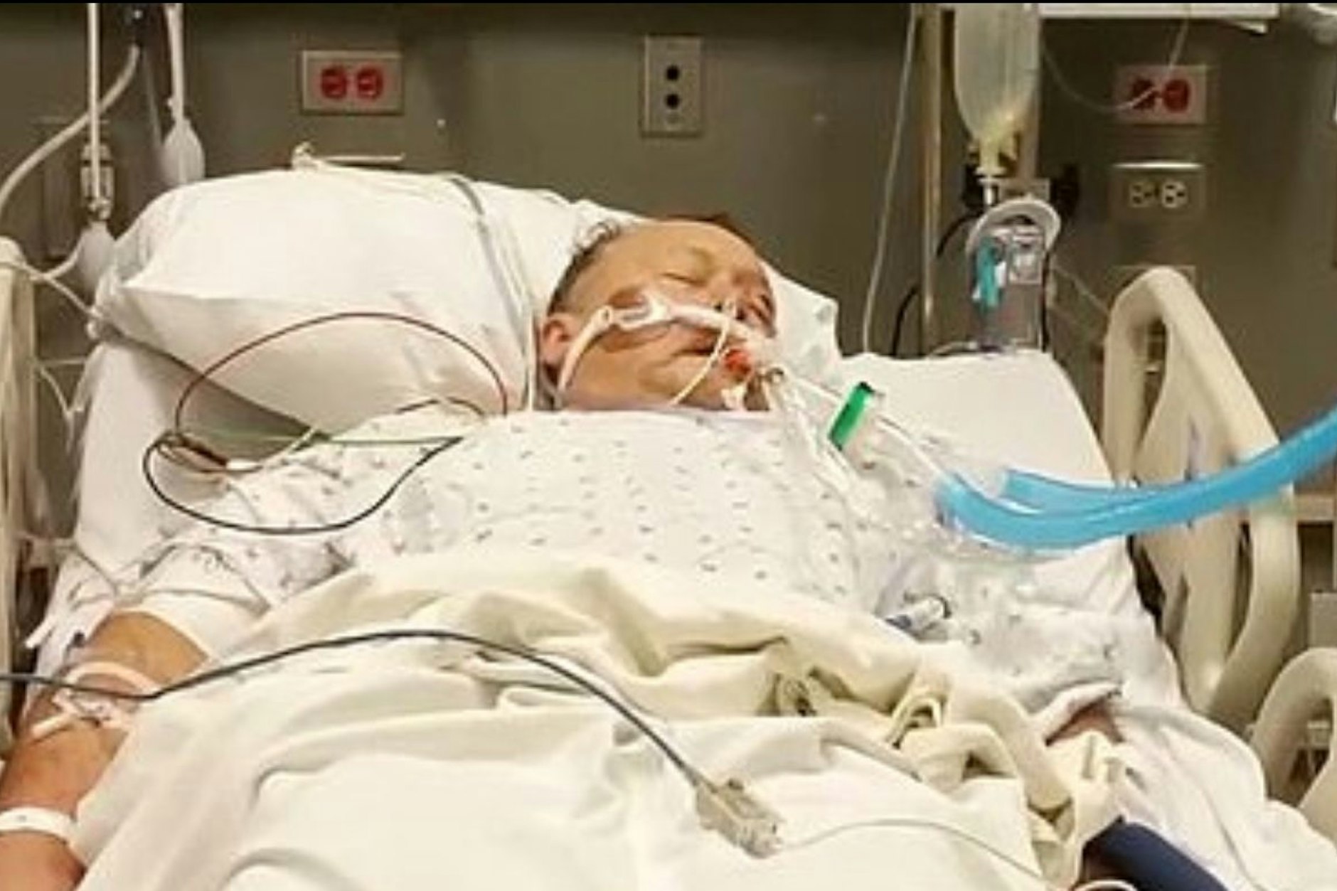 Michael Berkheimer landete auf der Intensivstation und musste notoperiert werden, weil Knochenstücke in einem laut Werbung knochenfreien Stück Hühnchenfleisch seine Speiseröhre durchbrachen.