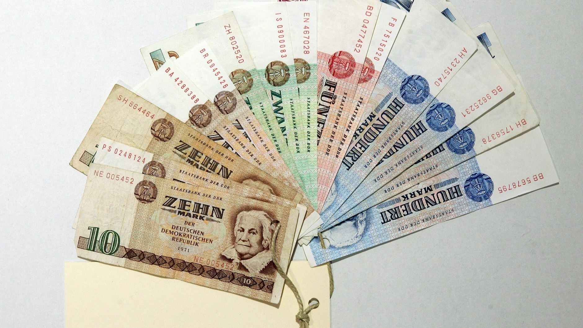 Die letzten DDR-Banknoten