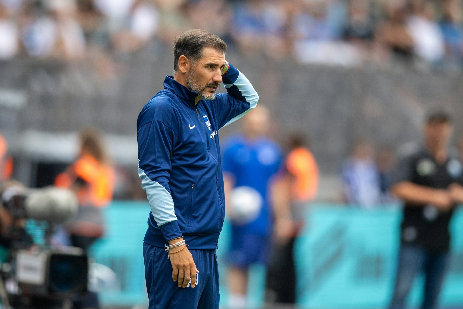 Hertha-Trainer Cristian Fiel (44) erlebte mit dem 0:1 gegen Paderborn einen Fehlstart. Damit kennt man sich bei Hertha BSC bereits aus.