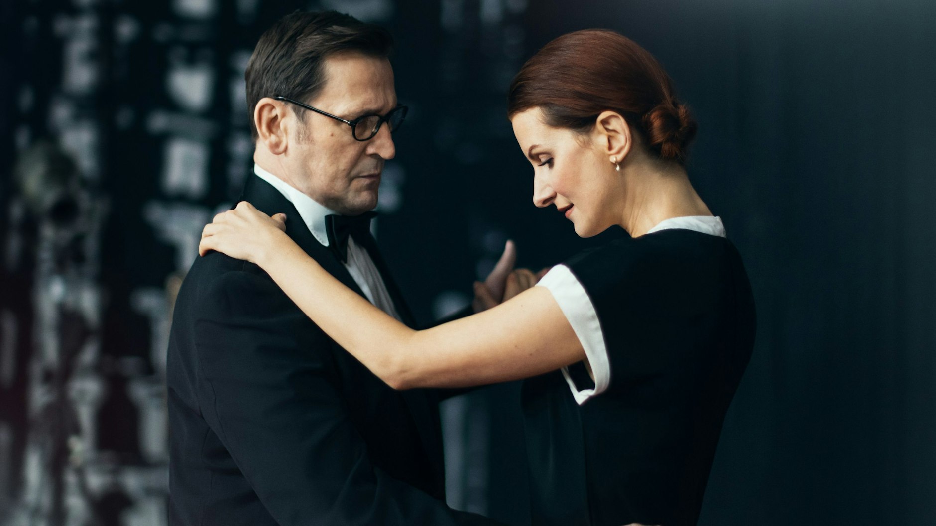 Ingo Naujoks und Nadine Schori&nbsp; bei einem Tänzchen im Theaterstück „Die Tanzstunde“.