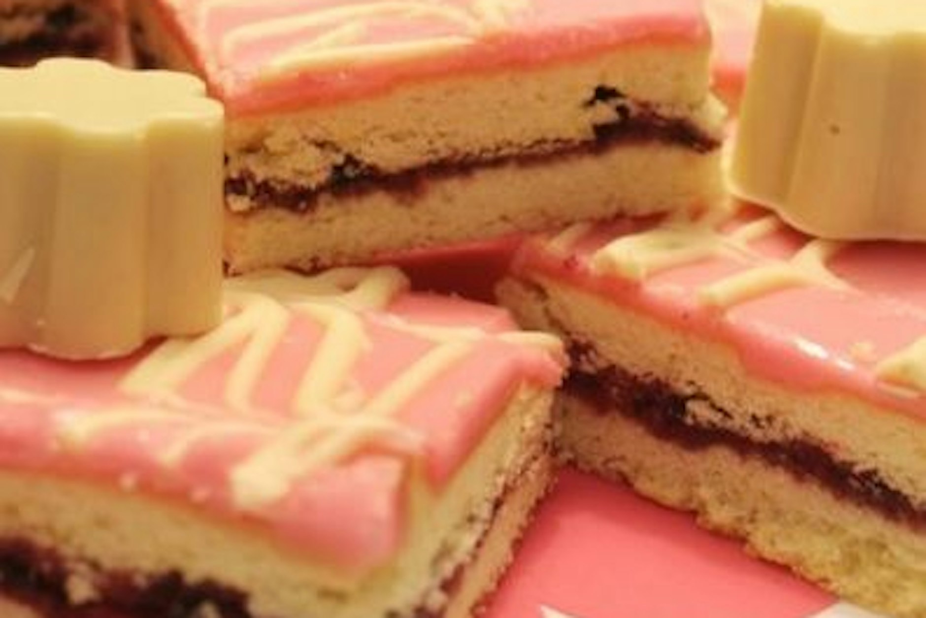 Die Alexandertorte ist ein Klassiker aus dem DDR-Backbuch.