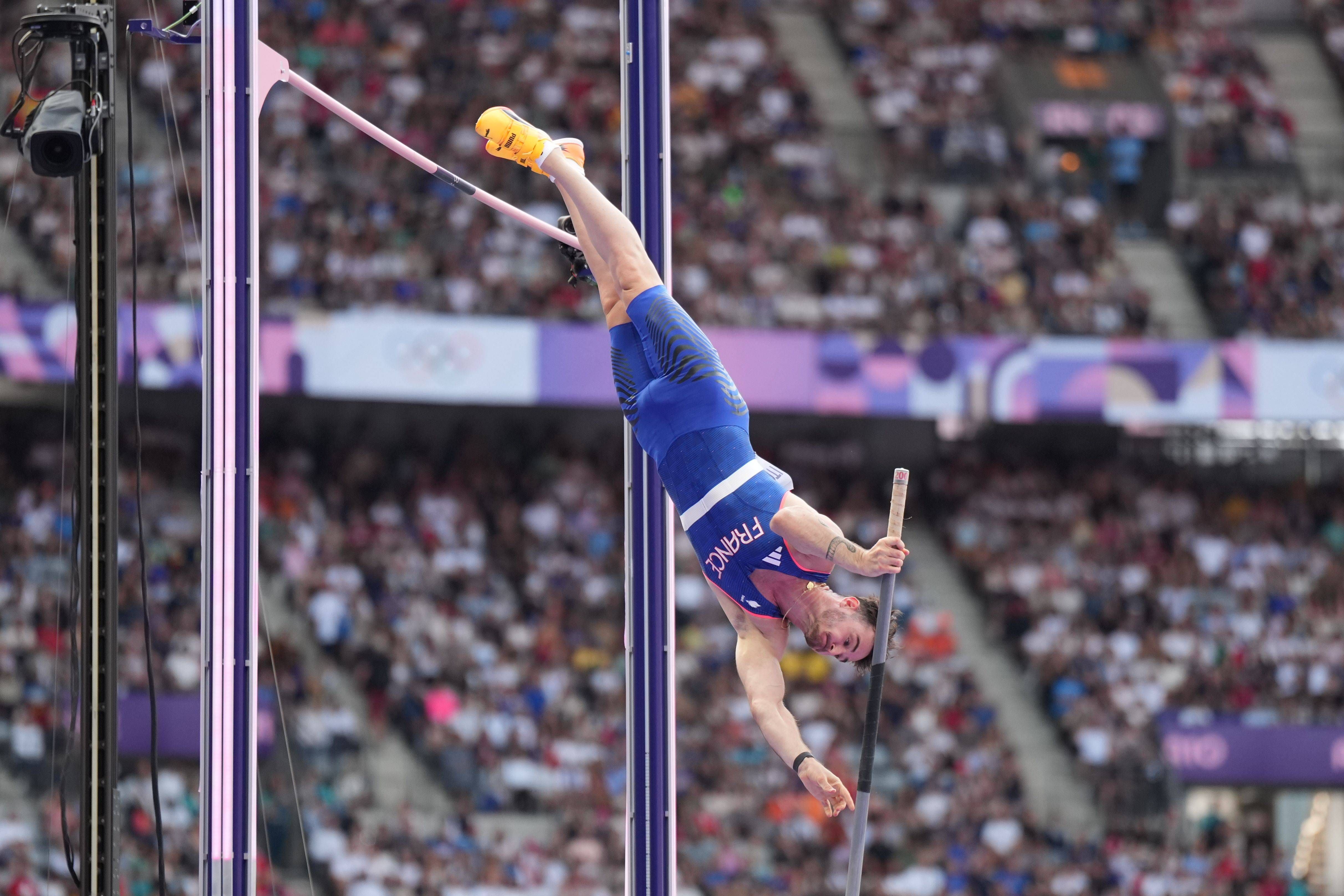 Olympia-Aus wegen Penis-Panne: Stabhochspringer kriegt Porno-Angebot