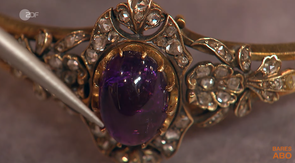 Drama um antikes Schmuckstück: „Bares für Rares“-Experte: „Ist kaputt!“