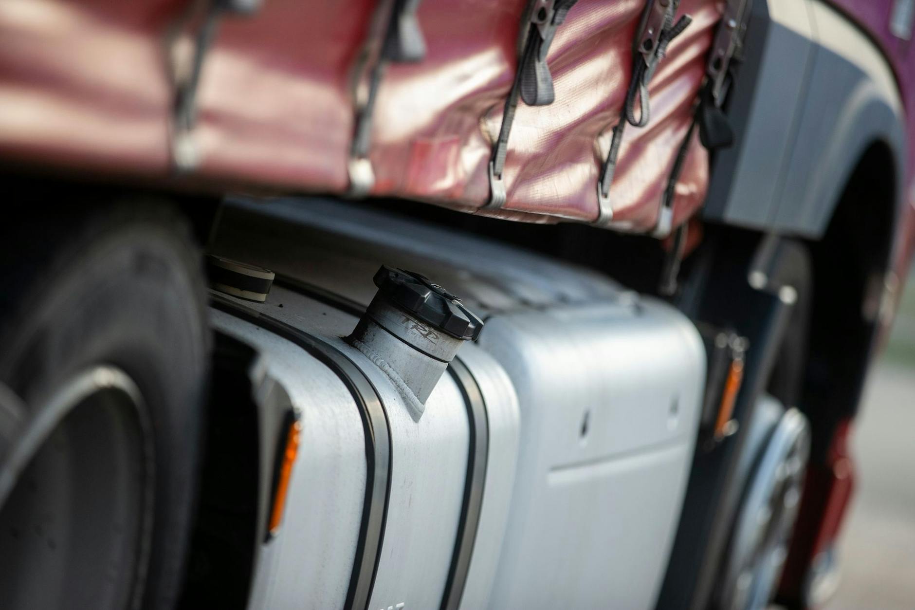 In einem Abschnitt der Wolfgang-Heinz-Straße in Berlin-Buch wird es ein Halteverbot für Lkw geben.