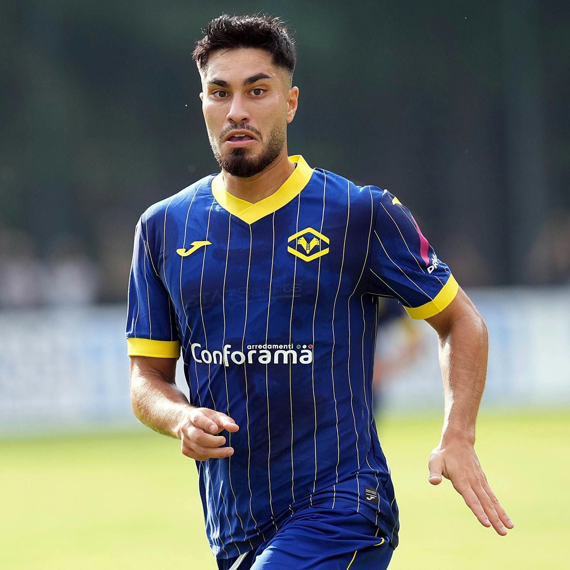 Herthas Ex-Spieler Suat Serdar fand eine neue Fußballheimat in ITaien bei Hellas Verona.