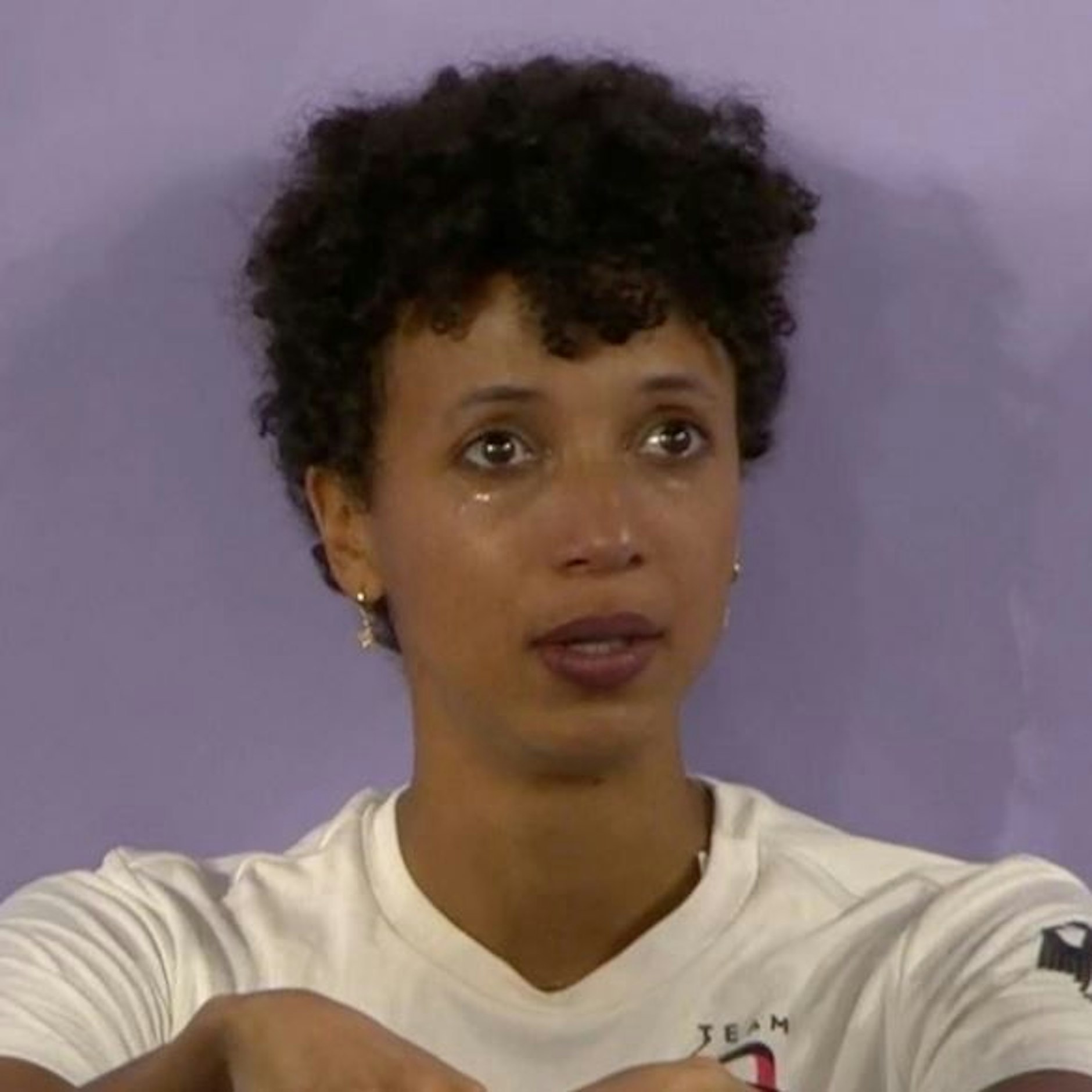 Malaika Mihambo in Tränen aufgelöst. 