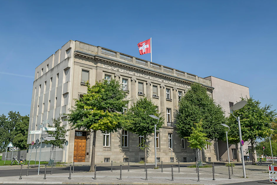 Die Schweizer Botschaft in Tiergarten: Hier brannte es am Freitagnachmittag.