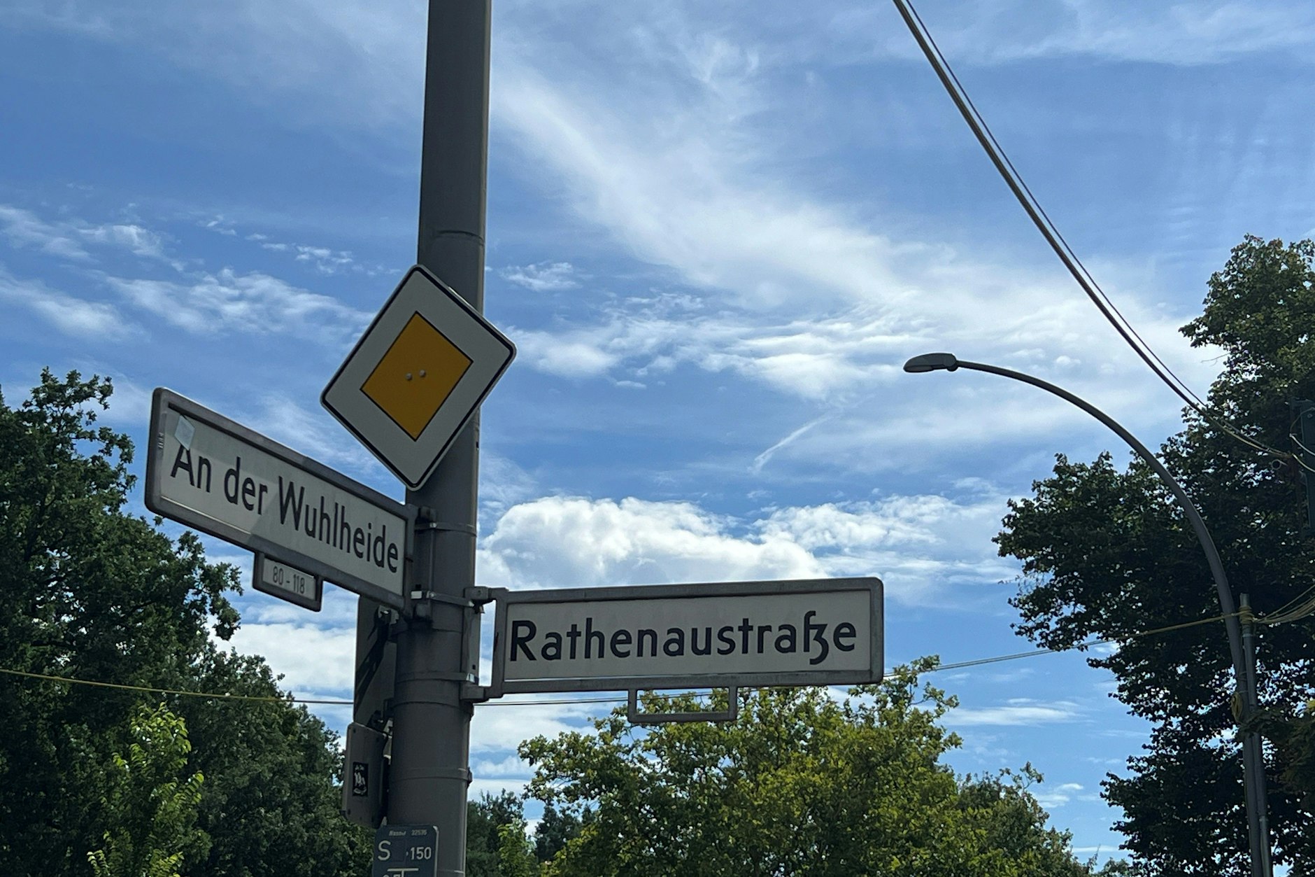 Das nächste Verkehrschaos in Köpenick ist vorprogrammiert. Die Straße An der Wuhlheide wird auf Höhe Rathenaustraße verengt.