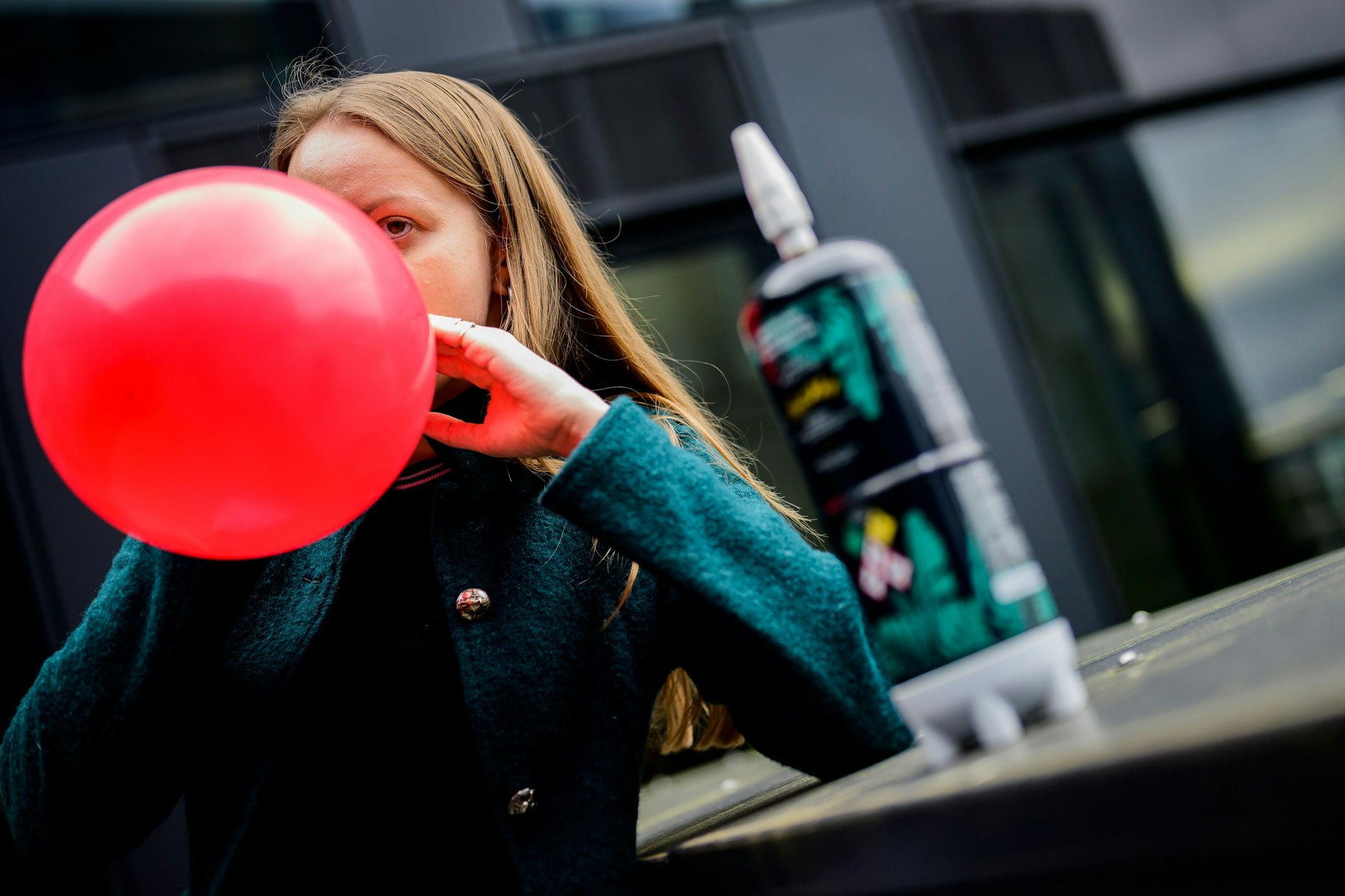Immer mehr Jugendliche greifen zur Lachgas-Droge.