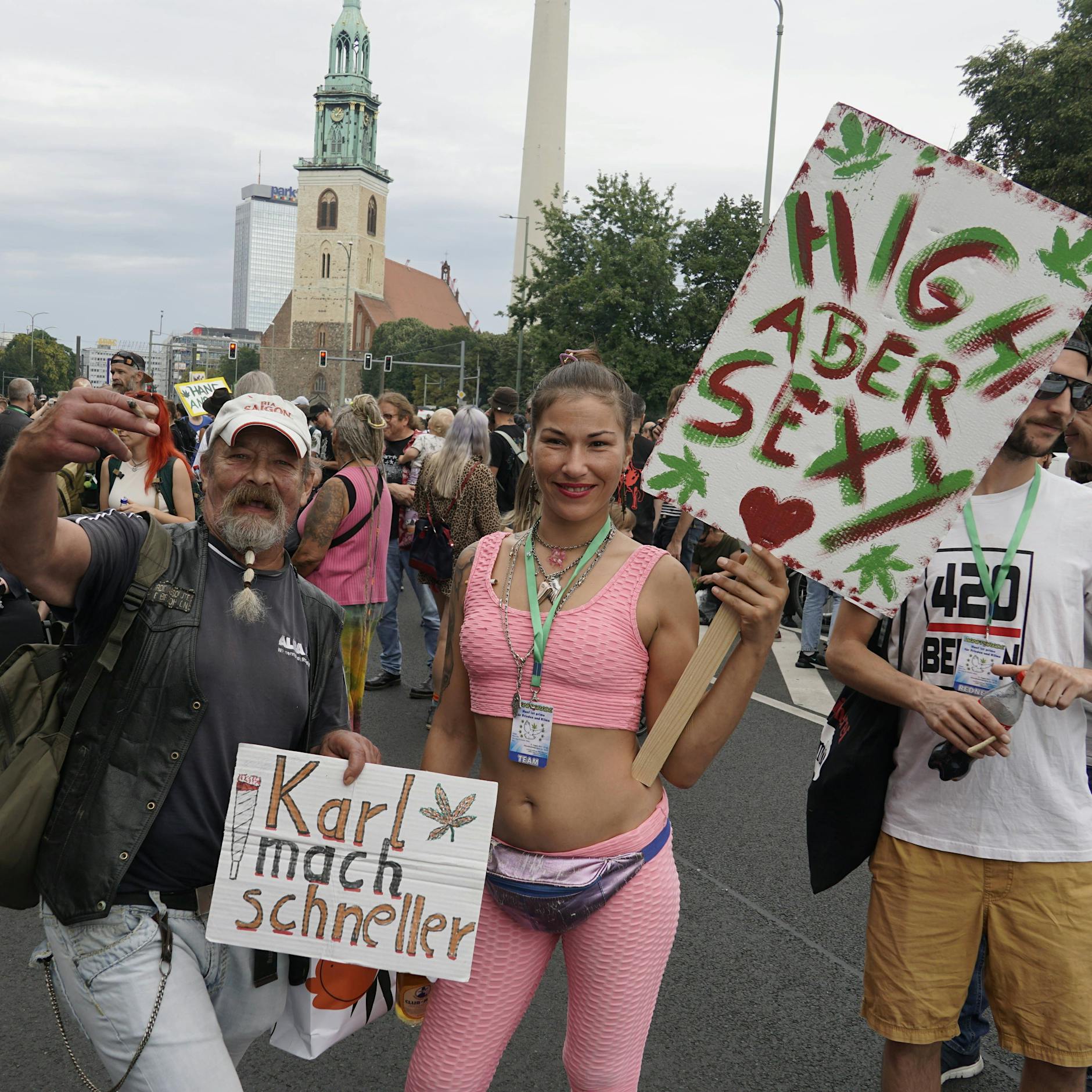 Sperrungen: Verkehrs-Chaos droht! Demo-Wahnsinn legt Berlin lahm