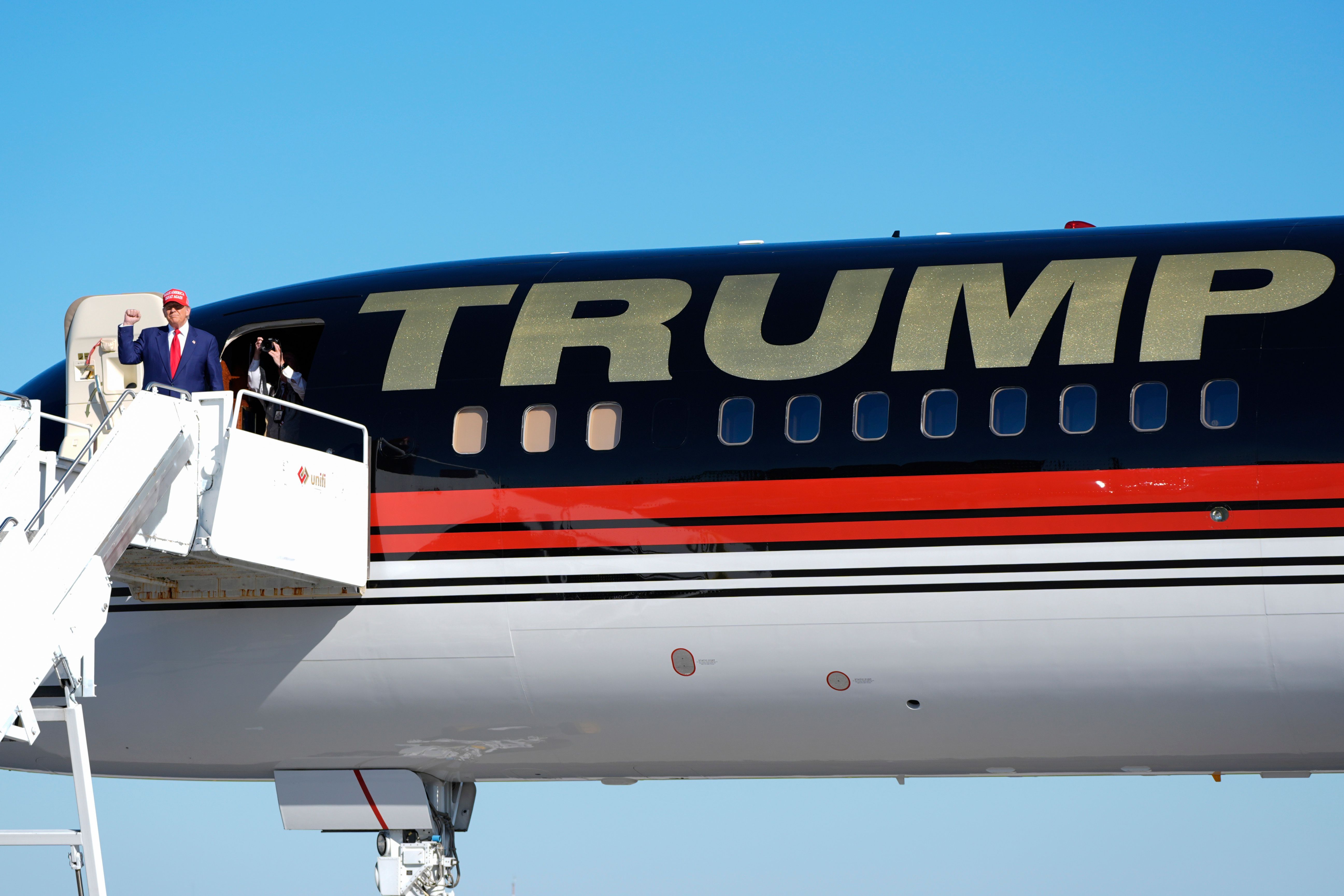 Flugzeug von Donald Trump nach mechanischen Problem in Montana gelandet